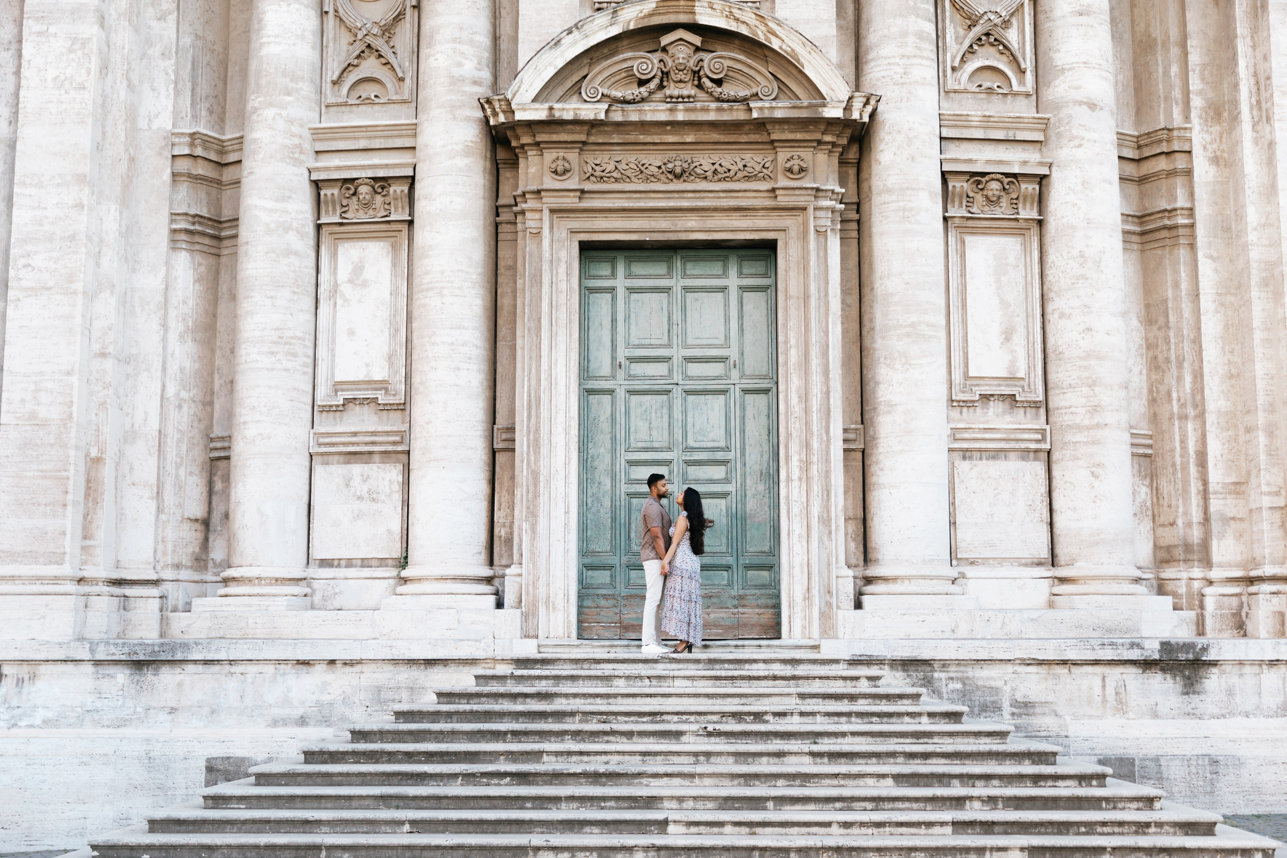 Couple photoshoot in Rome. Photographer in Rome