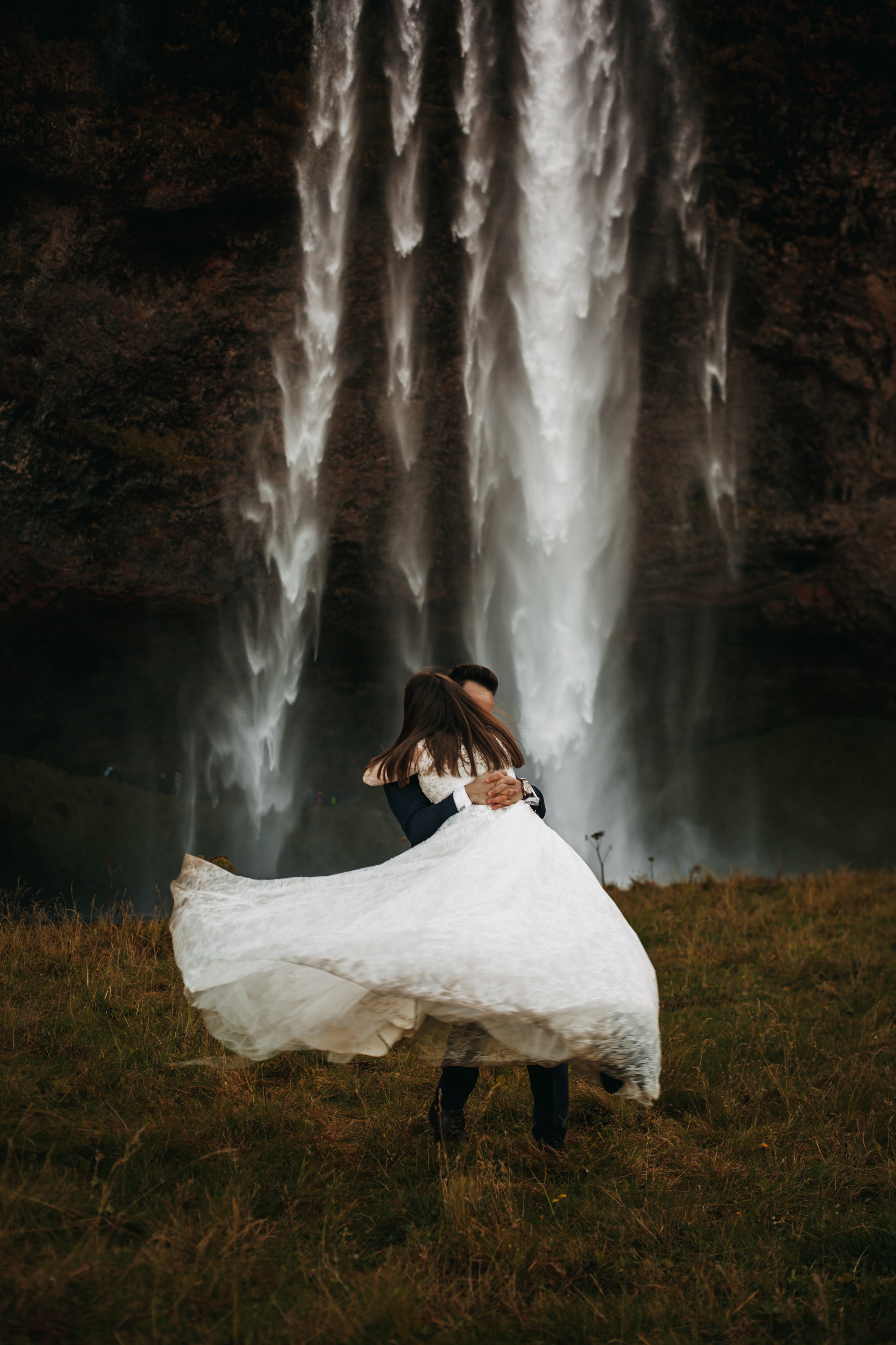 B & A. Fotograf Nunta Iasi - Hearts & Pictures