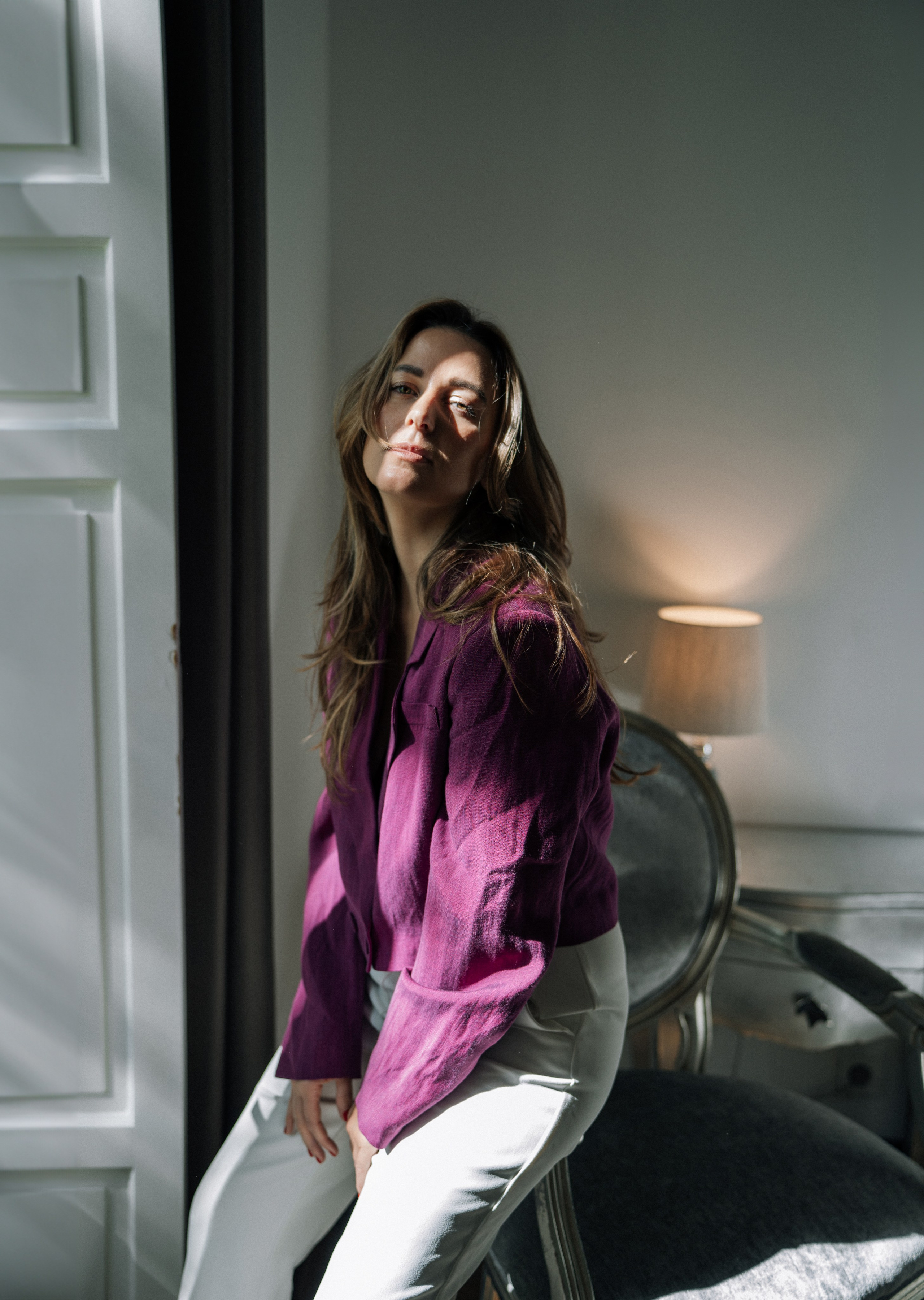 Fotografía lifestyle Madrid. sesión de fotos en estudio Madrid. sesión fotográfica individual Madrid. Fotógrafo en Madrid, España. Alyona Belyaninova