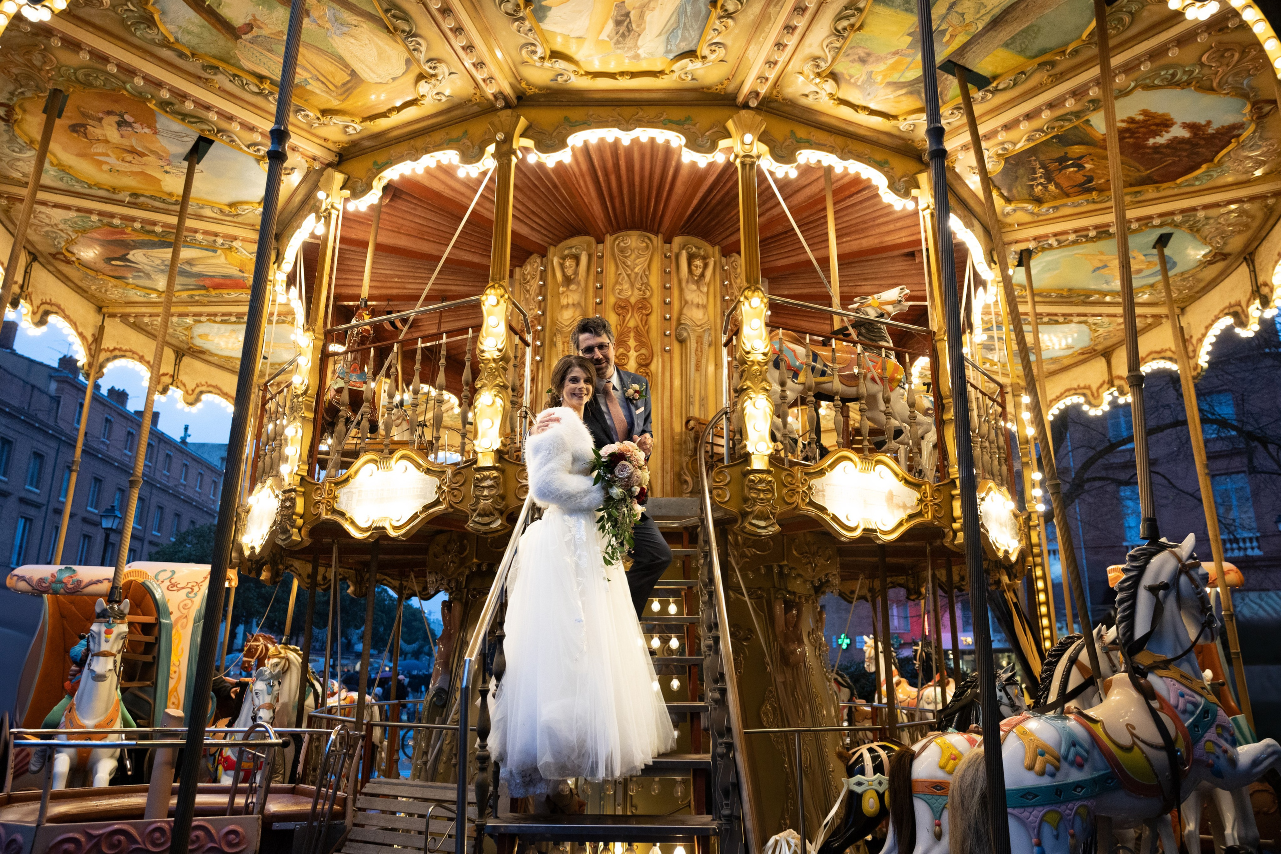 Christmas wedding to remember in Toulouse, Capitole. Gillian & Scott. Eugenie Smirnova — wedding, corporate and lifestyle photographer in Toulouse and Southwest France