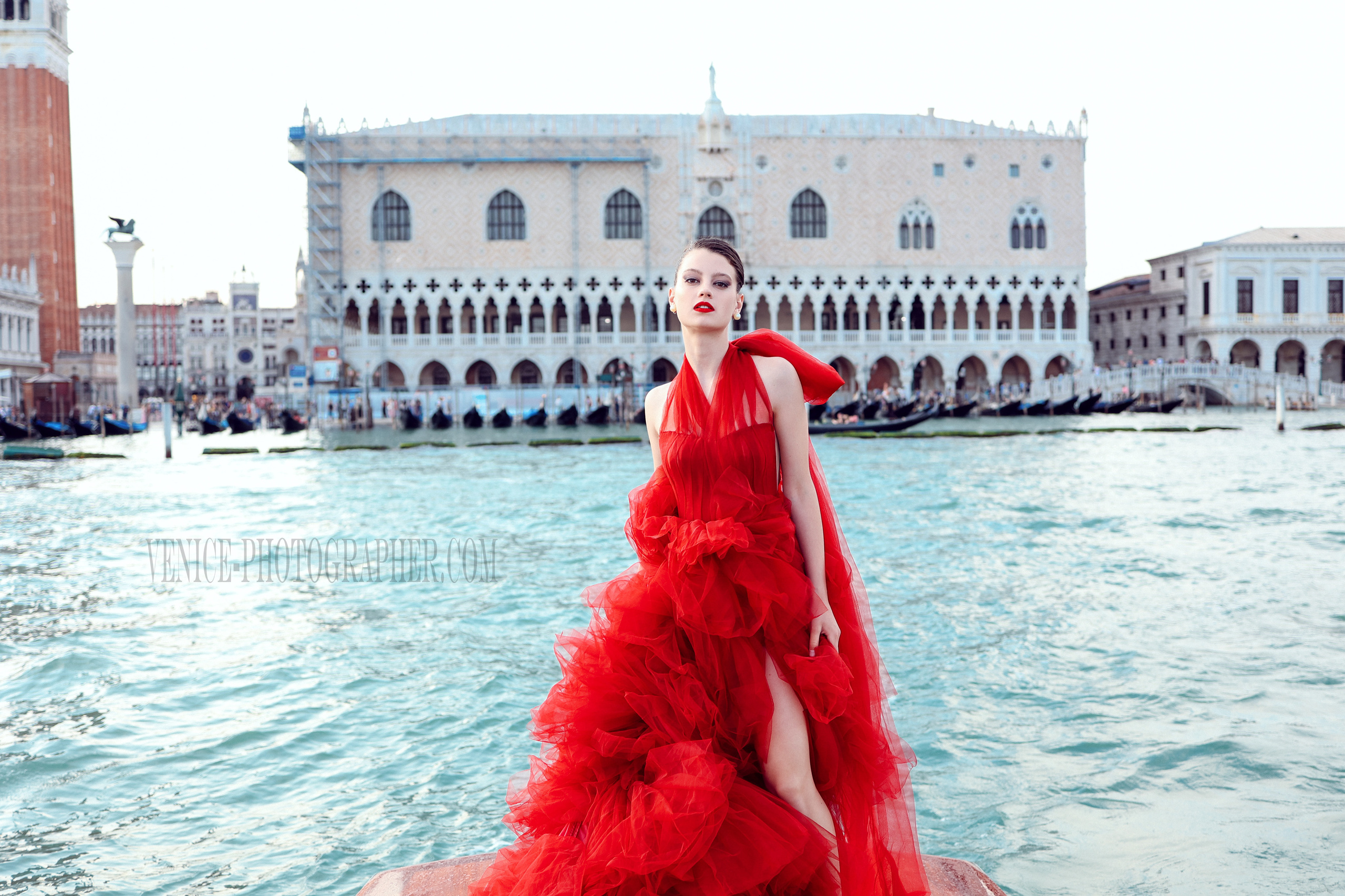 Fancy dress rental in Venice