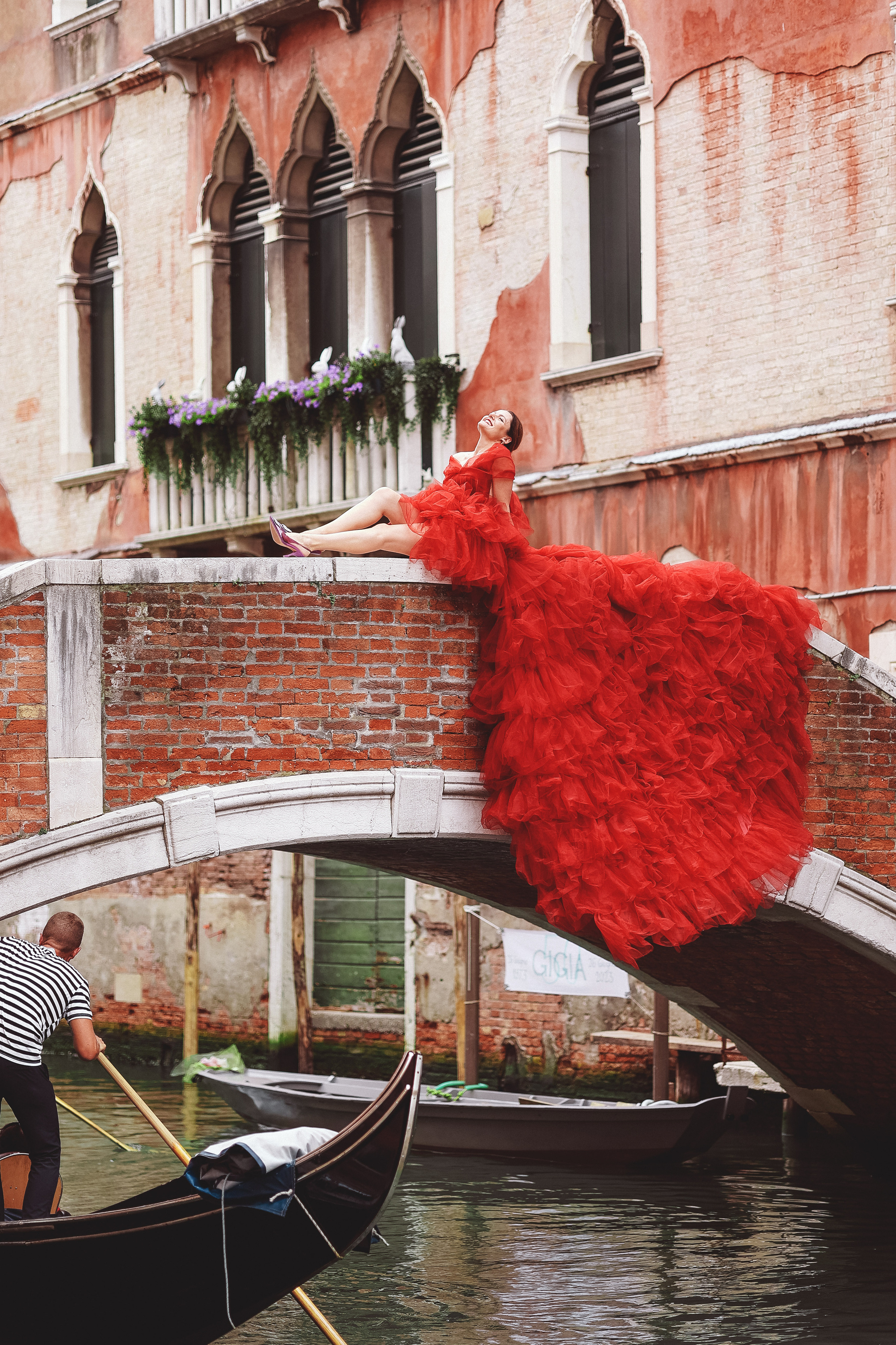 Rent dress in Venice. Photographer in Venice, Viktoria Antonova