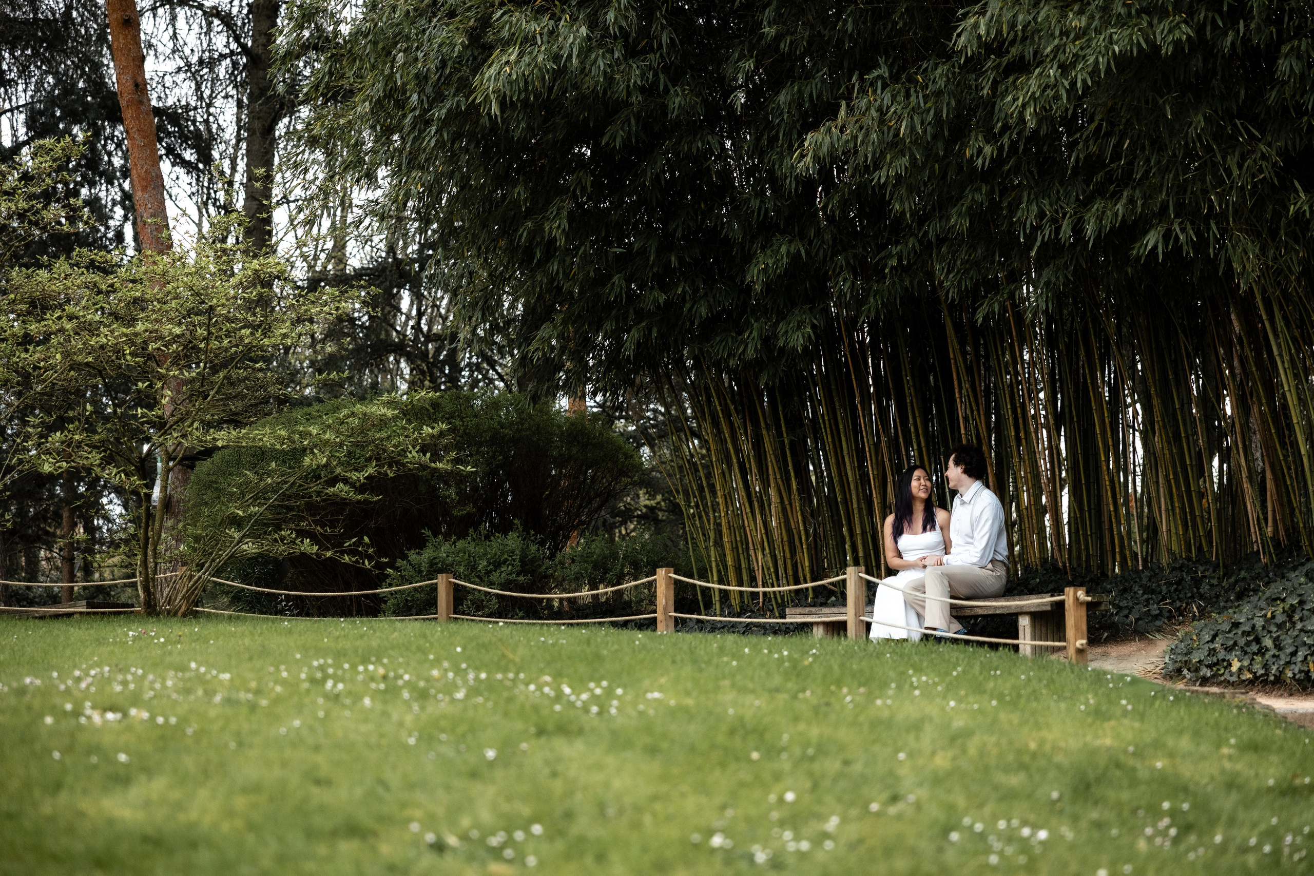 Photoshoot in the blooming Japanese Garden of Toulouse. Eugénie Smirnova — Photographe à Toulouse et dans le Sud-Ouest
