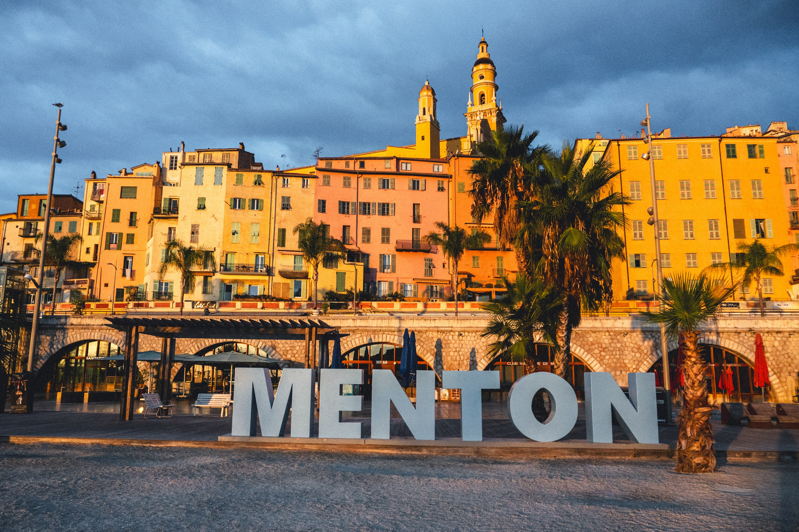 Lever de soleil à Menton. Семейный и детский фотограф на Лазурном Берегу