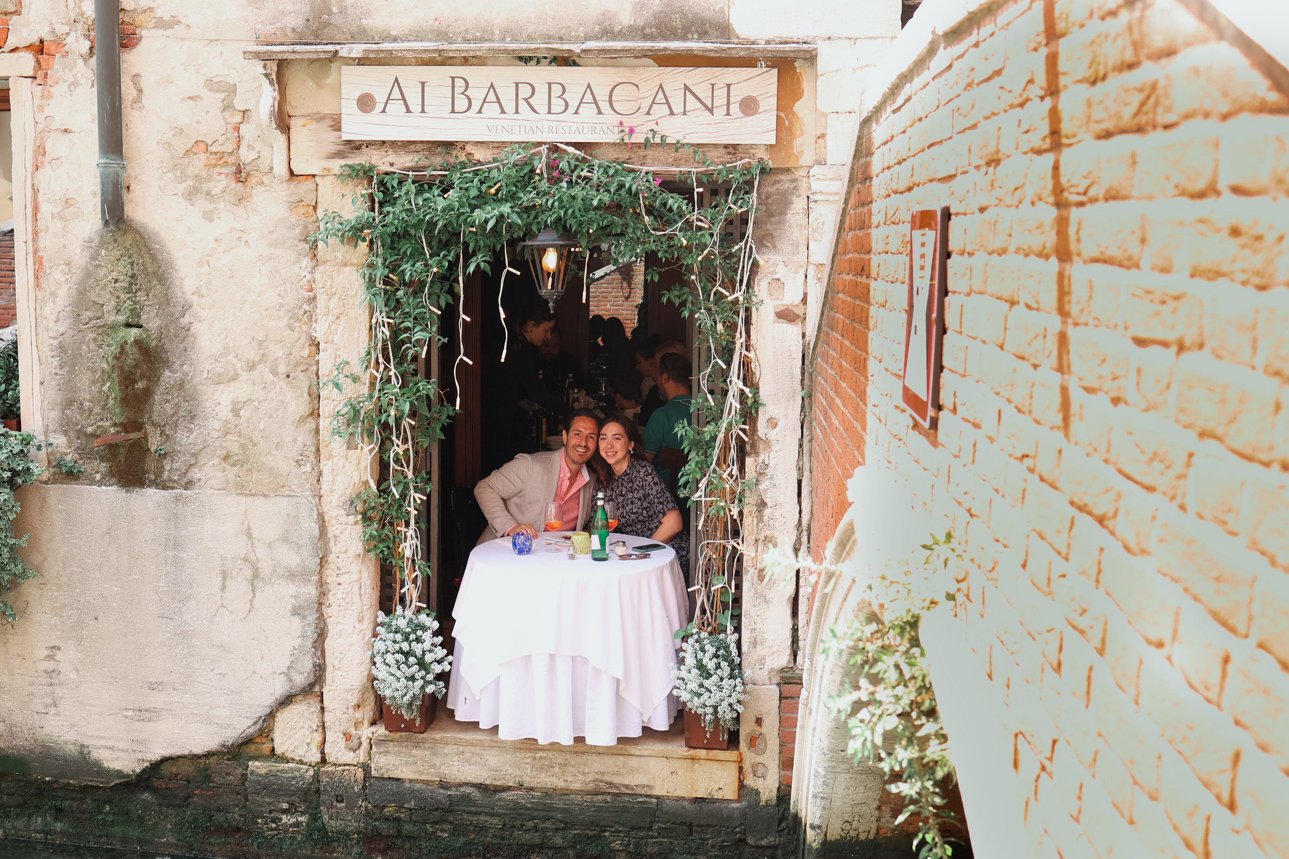 Breathtaking moment captured in Venice's Barbacni Restaurant 