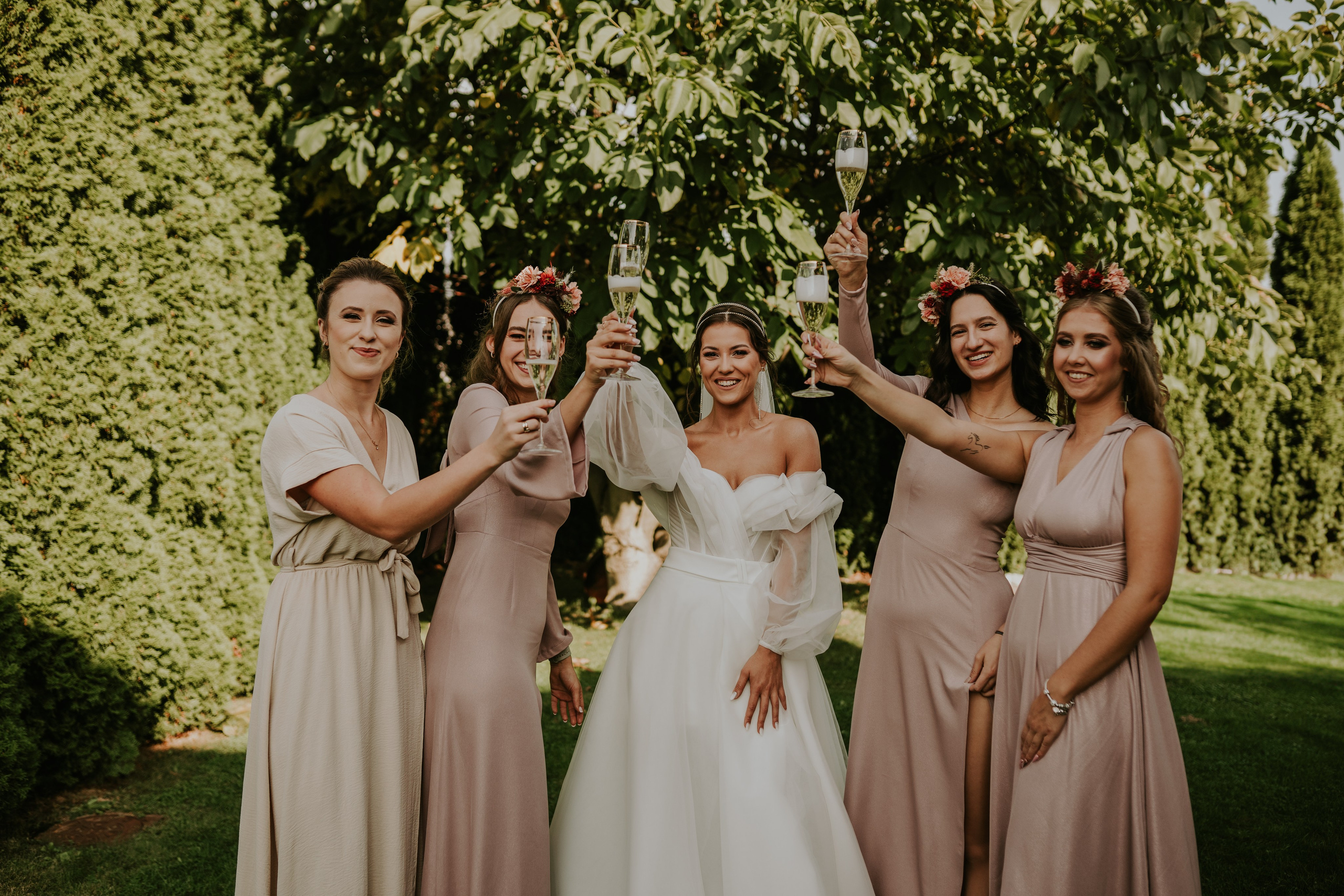 Sala Koralowa w Jaworzu: Opowieść o ślubie Nikoli i Kacpra. Karkowskafoto - fotografia miłości