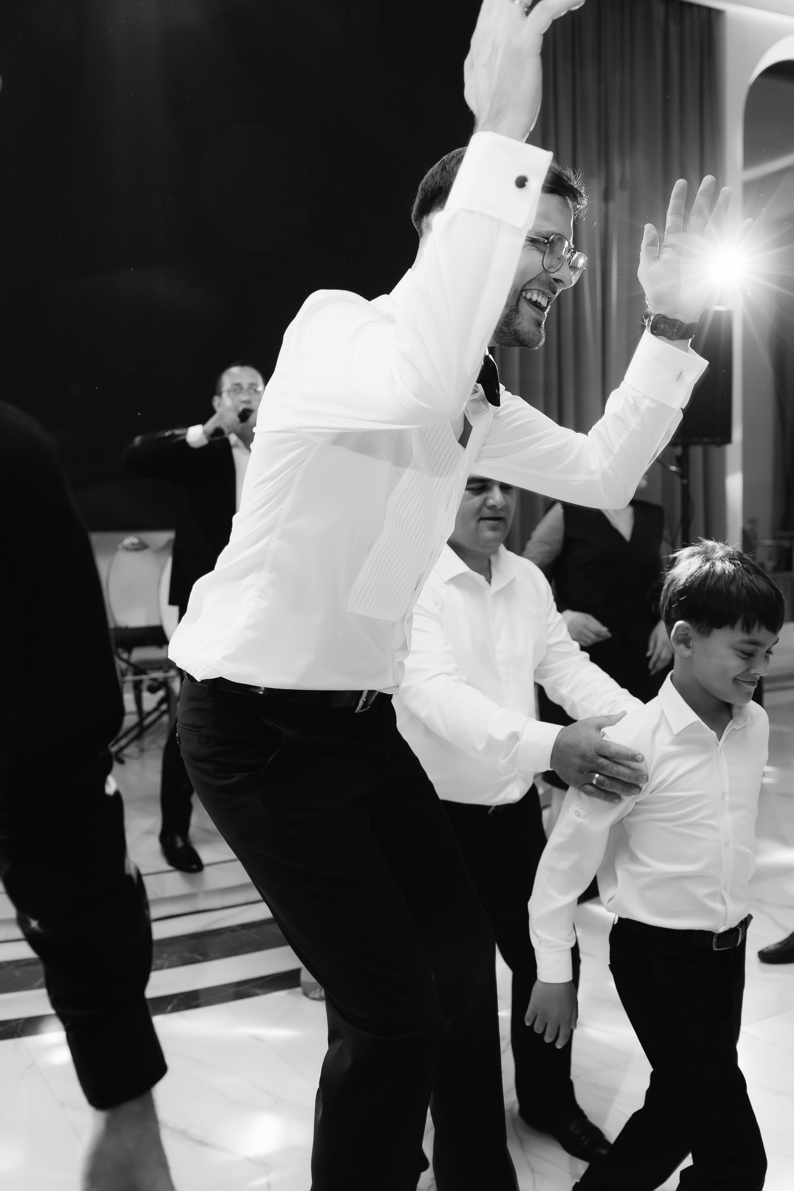 Atingerea e Dragoste. Servicii Foto Video în Chișinău și Europa ID-Brothers