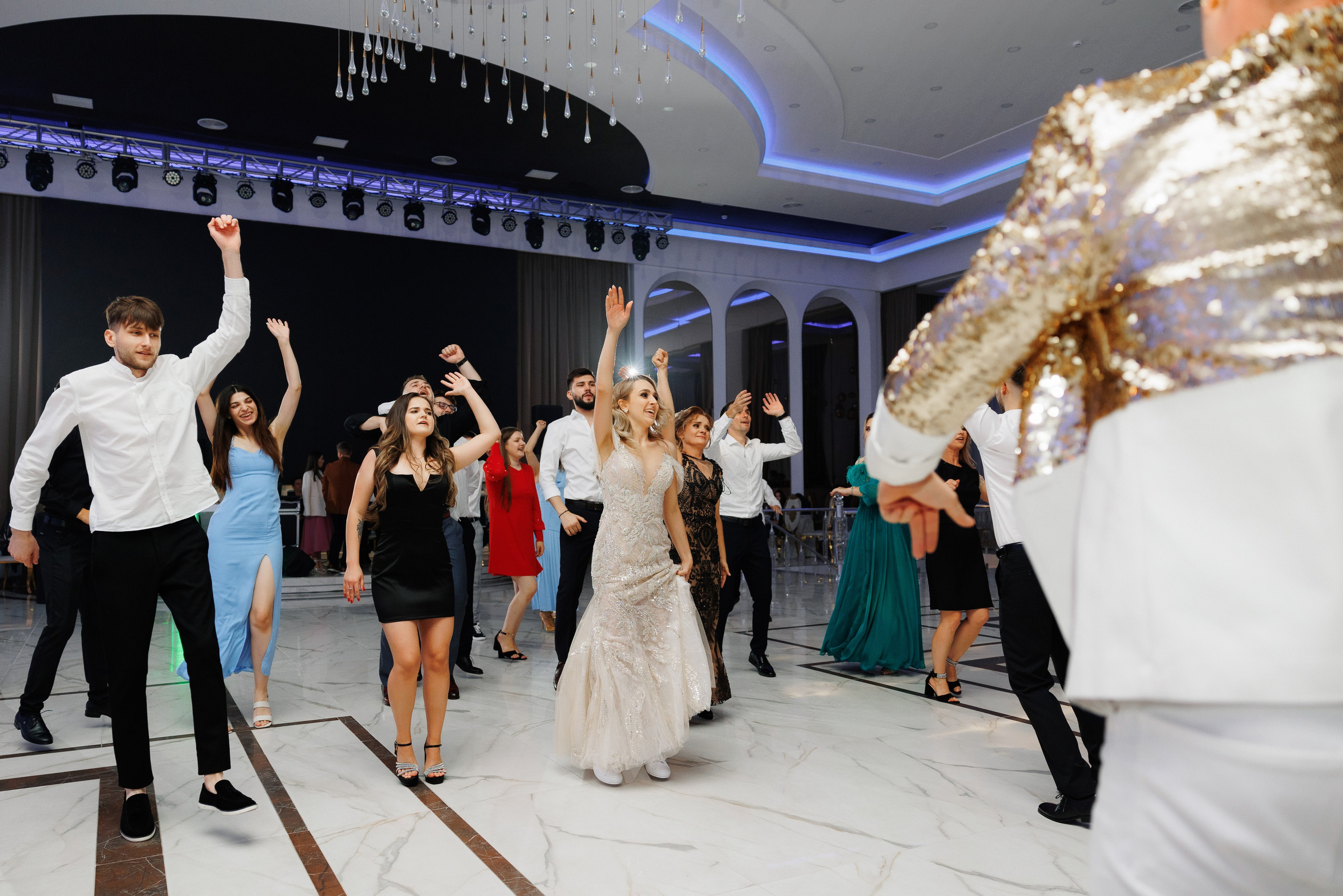 Atingerea e Dragoste. Servicii Foto Video în Chișinău și Europa ID-Brothers