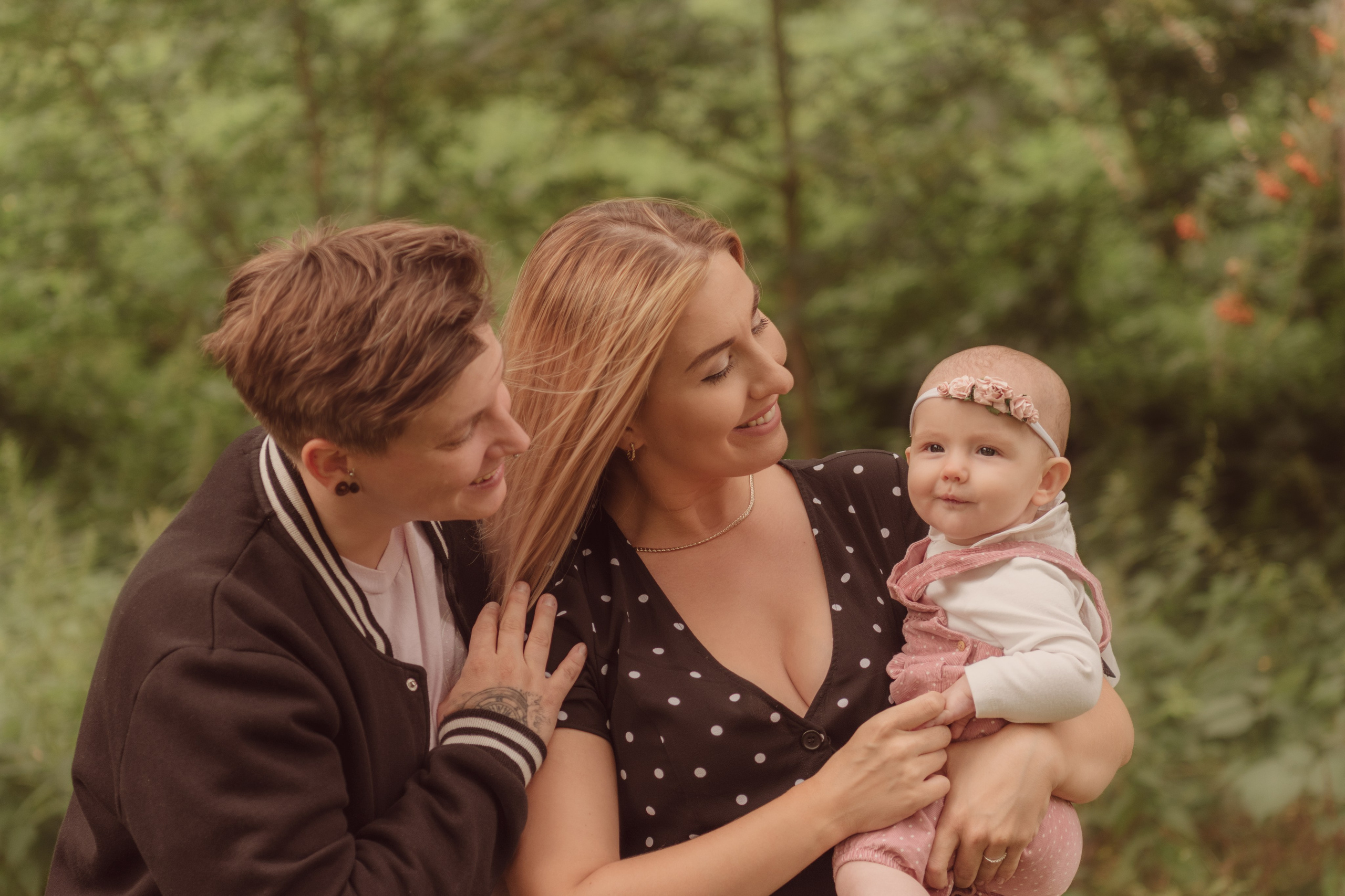 Hayley & Katja. Maternity Newborn and Family photographer Hamburg Claire Hambley