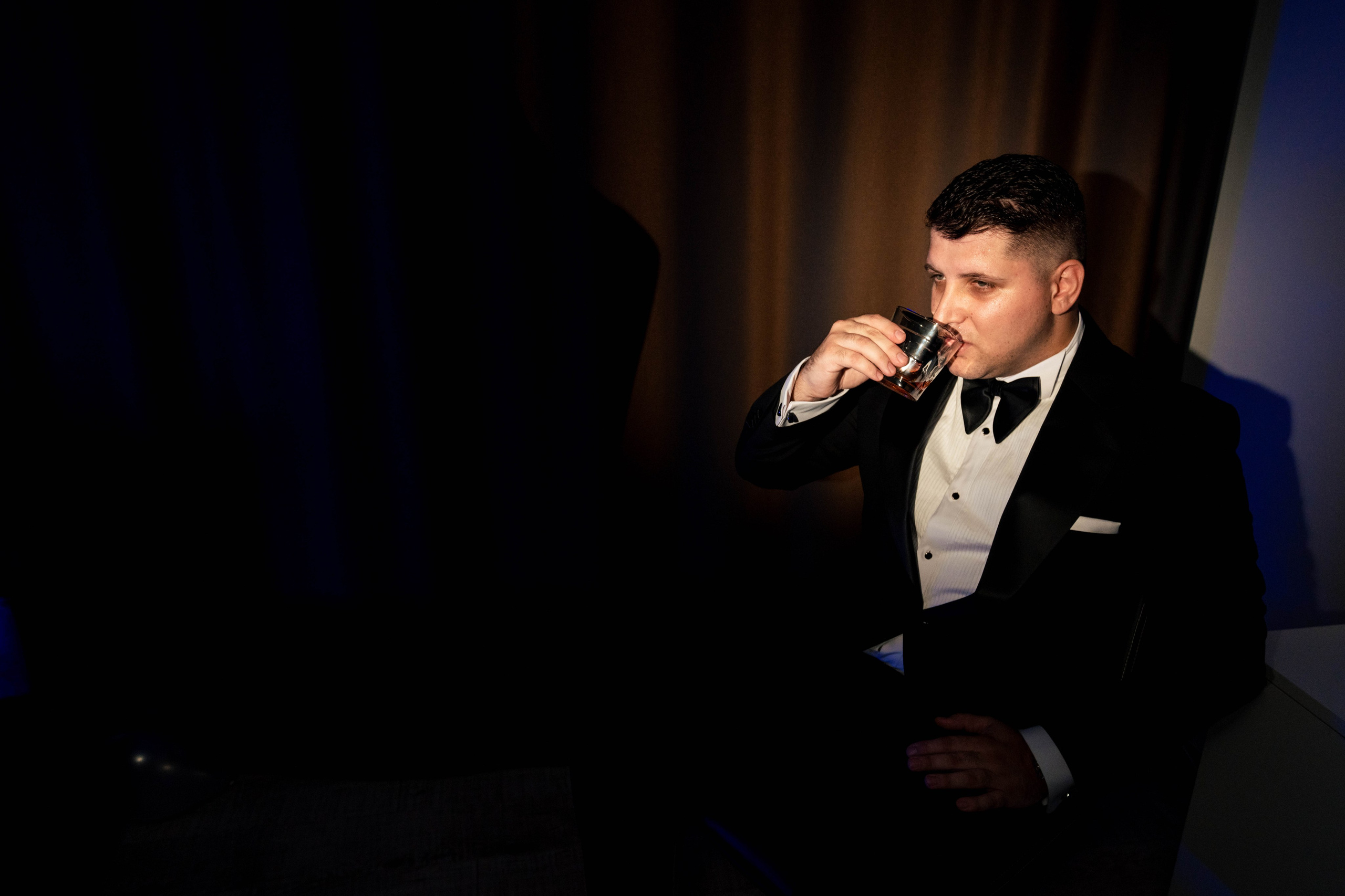 Andreea, Damian si Aris. Acasă