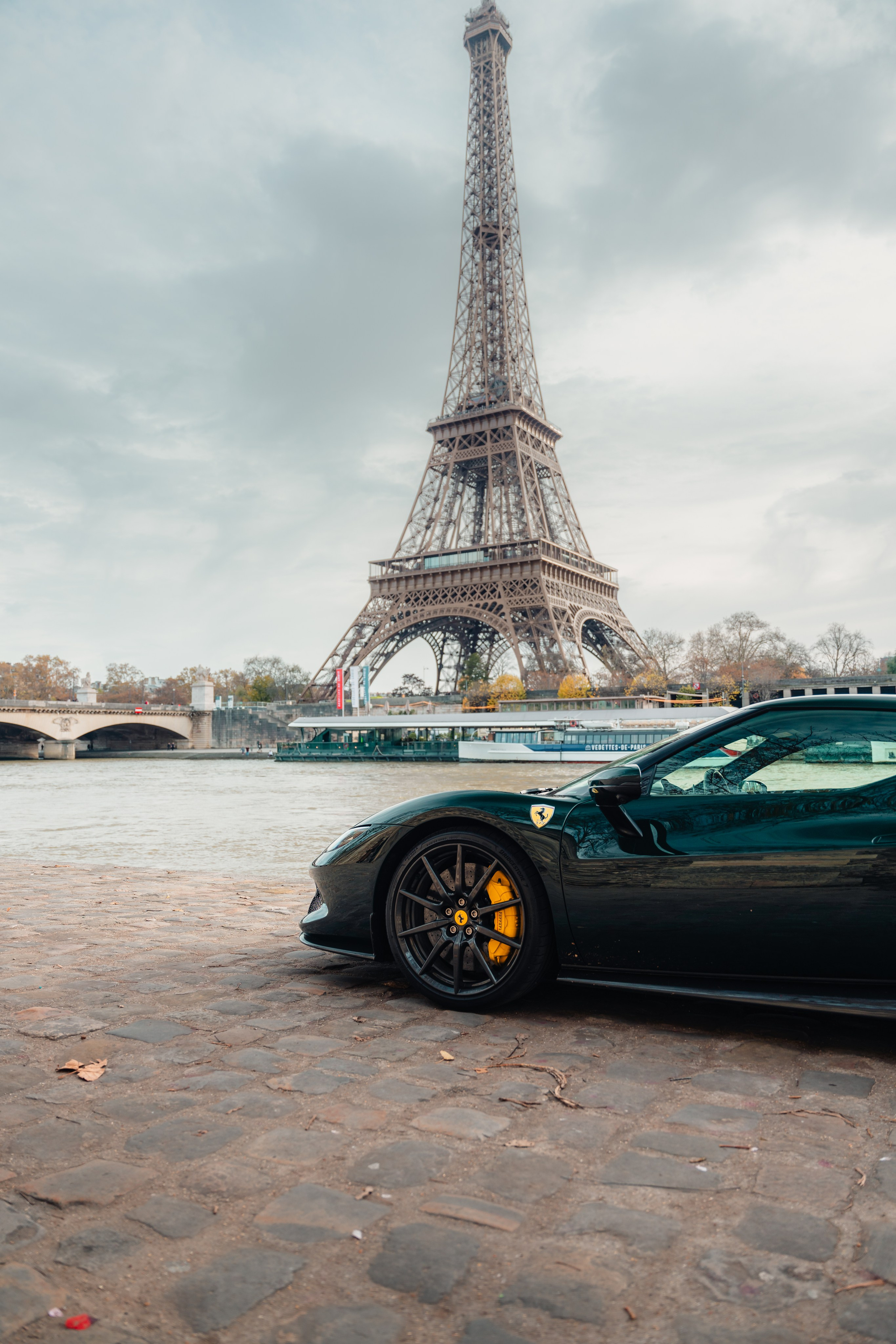 Ferrari 296 GTB. Photographe de voitures à Paris — Vitalii Motruk