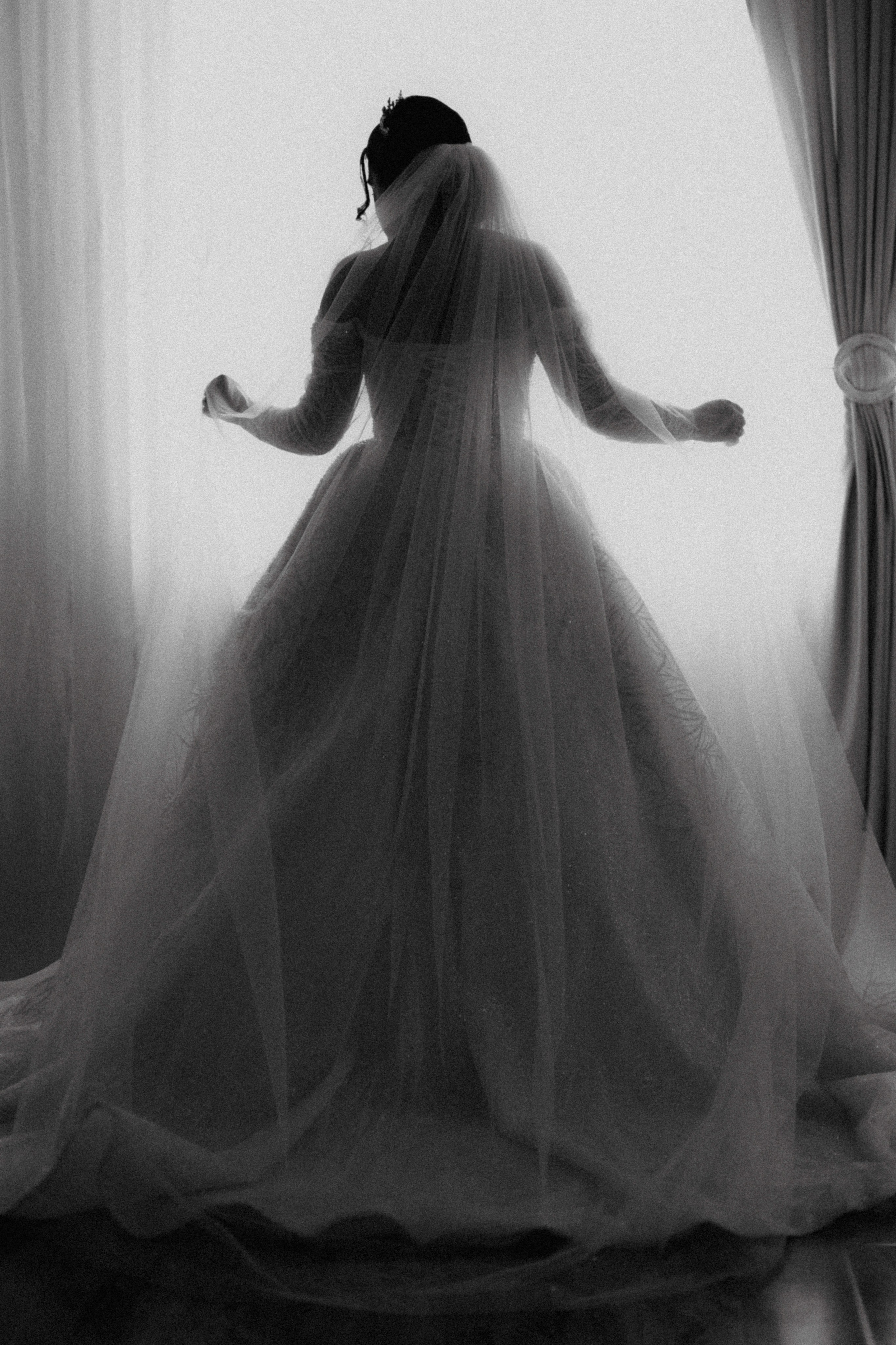 Documentary Weddings. Adrian Aioanei — Fotograf profesionist de nuntă în Iași, Suceava și București. Specializat în evenimente, portrete și fine art