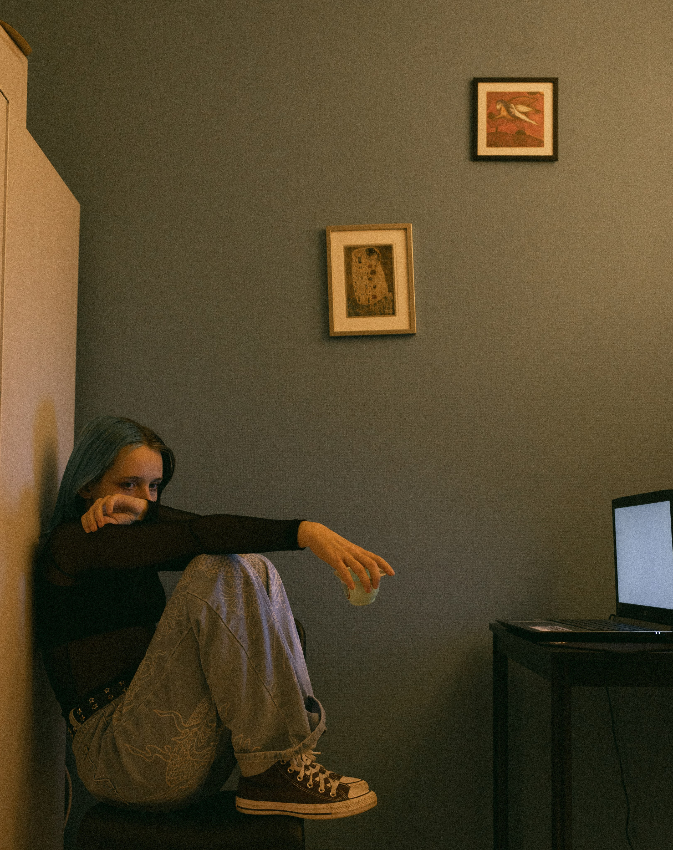 Portrait de femme charismatique. Histoires d’amour, séances photos de famille et de mariage en France