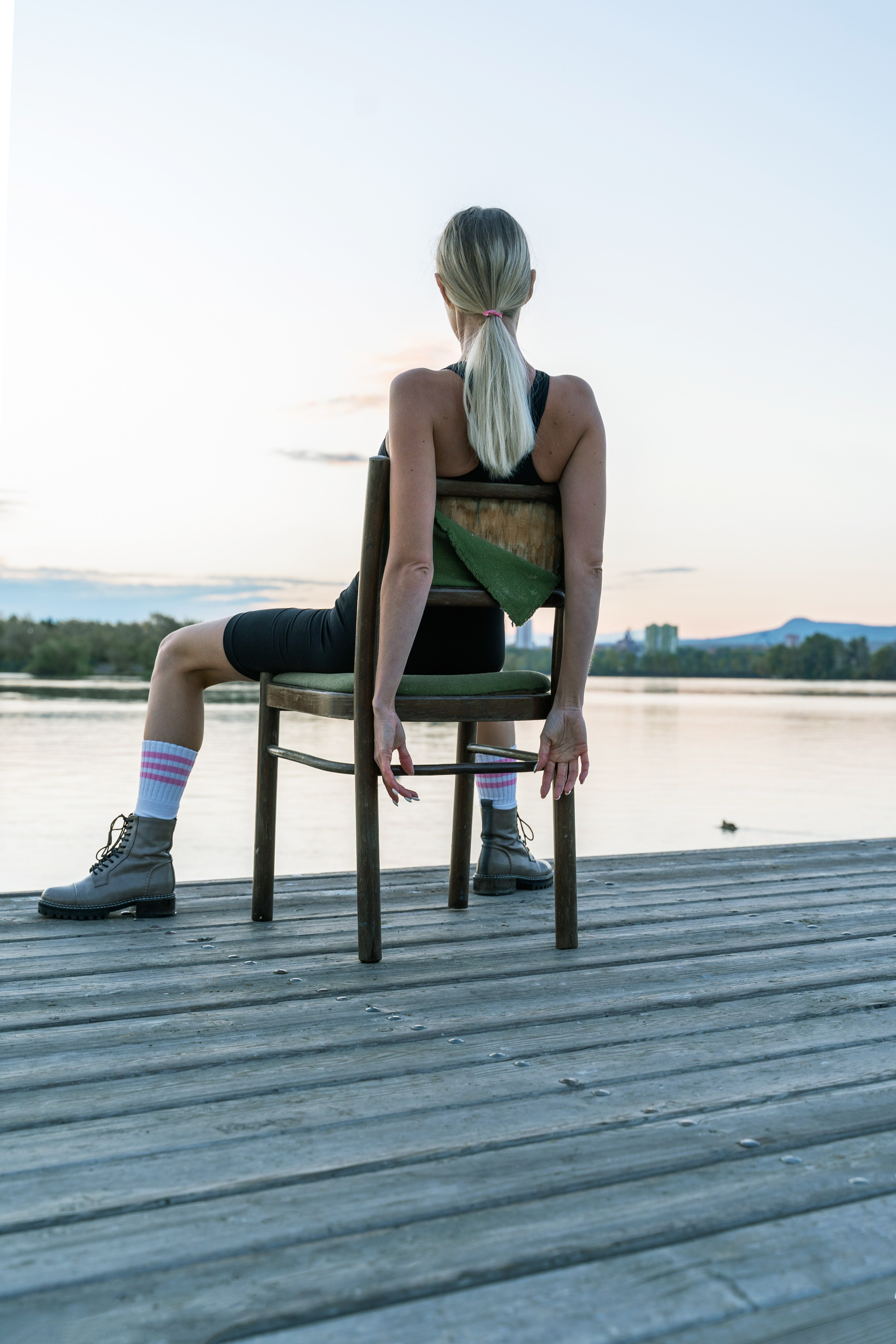 Рассвет. Стул. Фотограф в Барселоне Жанна Захарченко