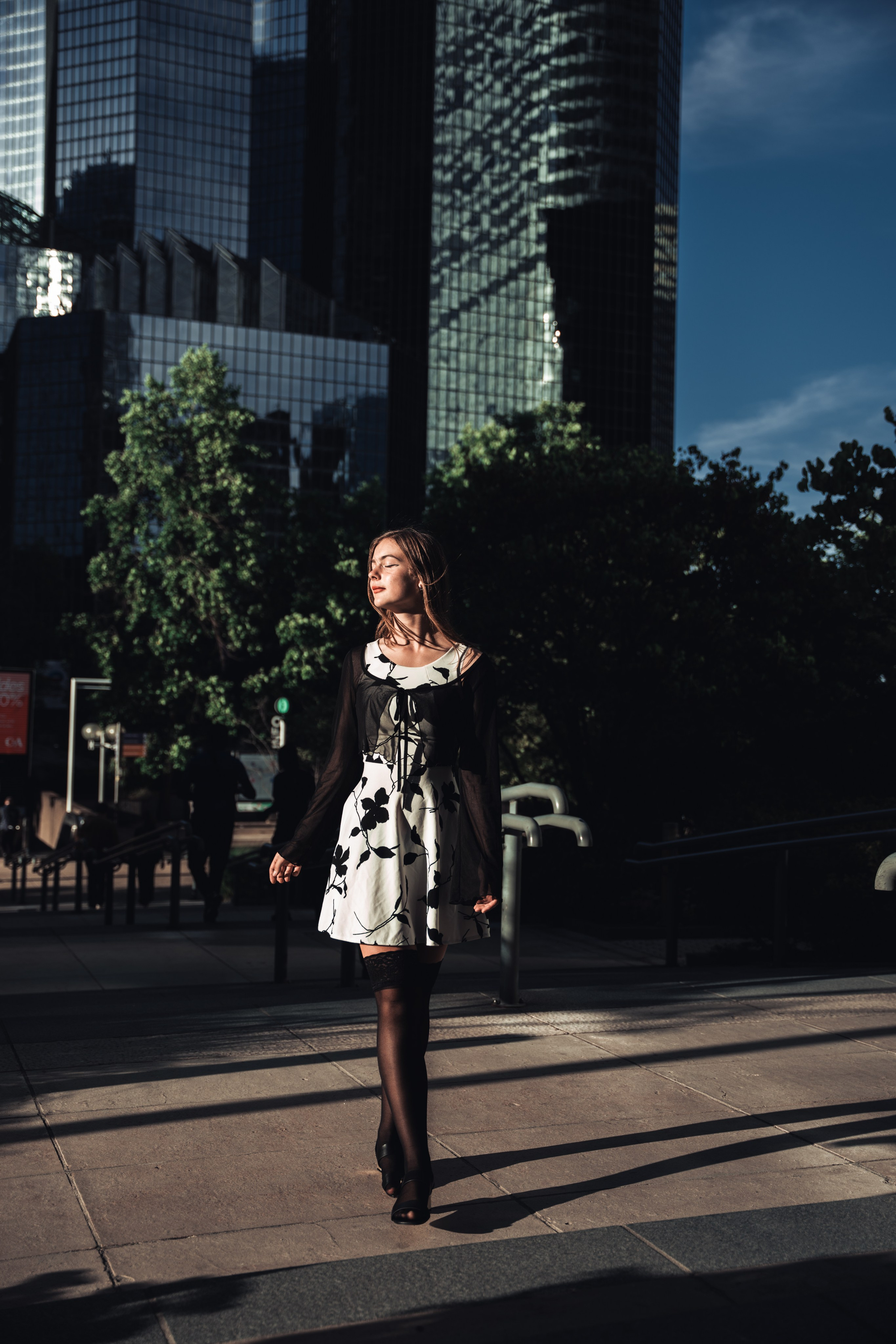 Anna. Photographe de voitures à Paris — Vitalii Motruk