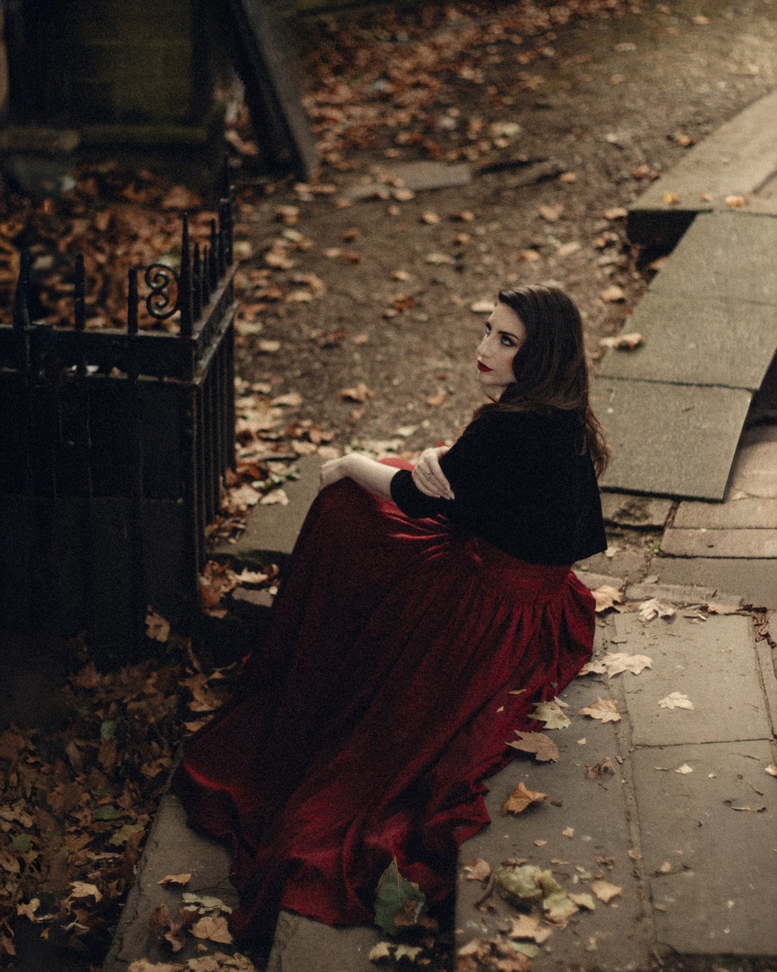 Autumn Vintage Photoshoot in London Kensington. Moth & Moss Photography