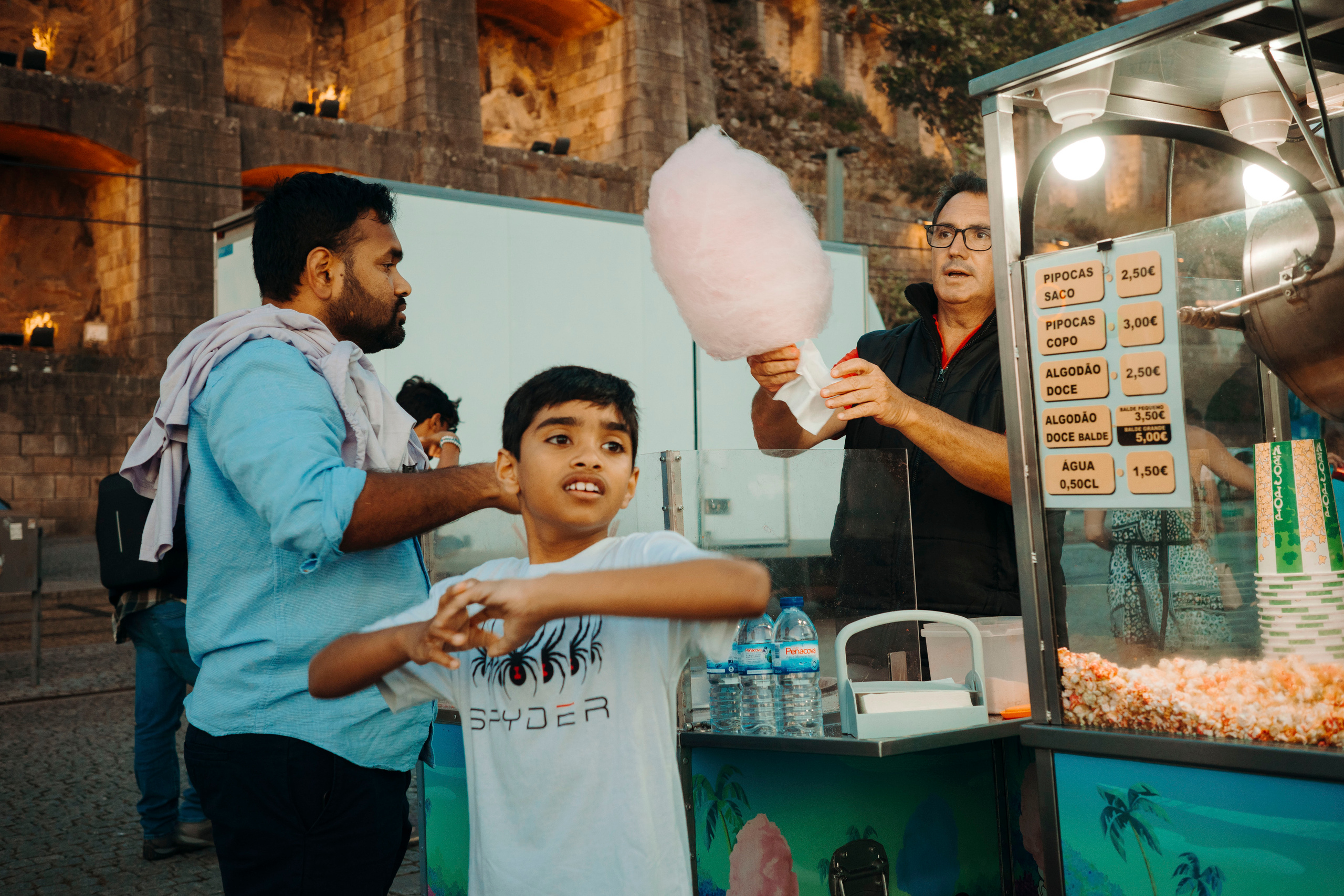 Street. Maria Sher. Professional photographer from Porto, Portugal