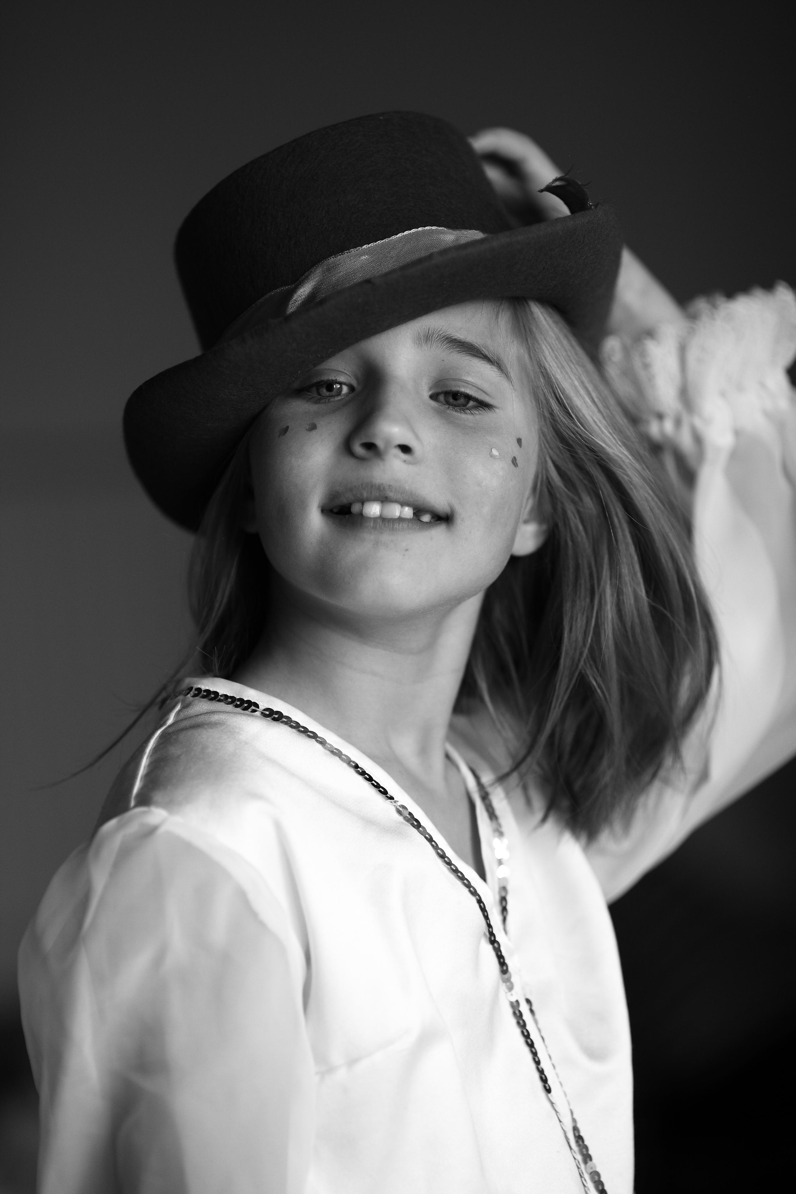 Kinderportrait Lindenberg, Kinderfotografie Allgäu, Portraitshooting Kinder Bayern, Professionelle Kinderportraits Lindenberg, Outdoor Kinderfotografie Allgäu, Studio Kinderportrait Bayern, Einzelportrait Kinder Lindenberg, Kinderfotografie drinnen Allgäu, Kinder Lifestyle Shooting Bayern, Porträtfotografie Kinder Lindenberg