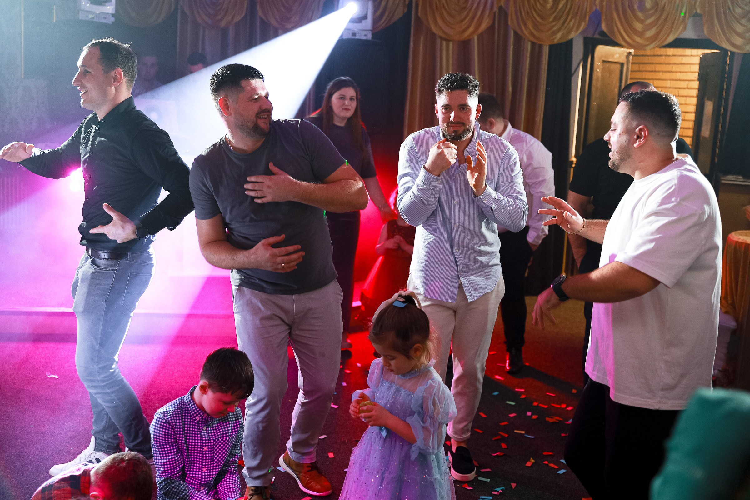 Parties. Https://valphoto.wfolio.pro/