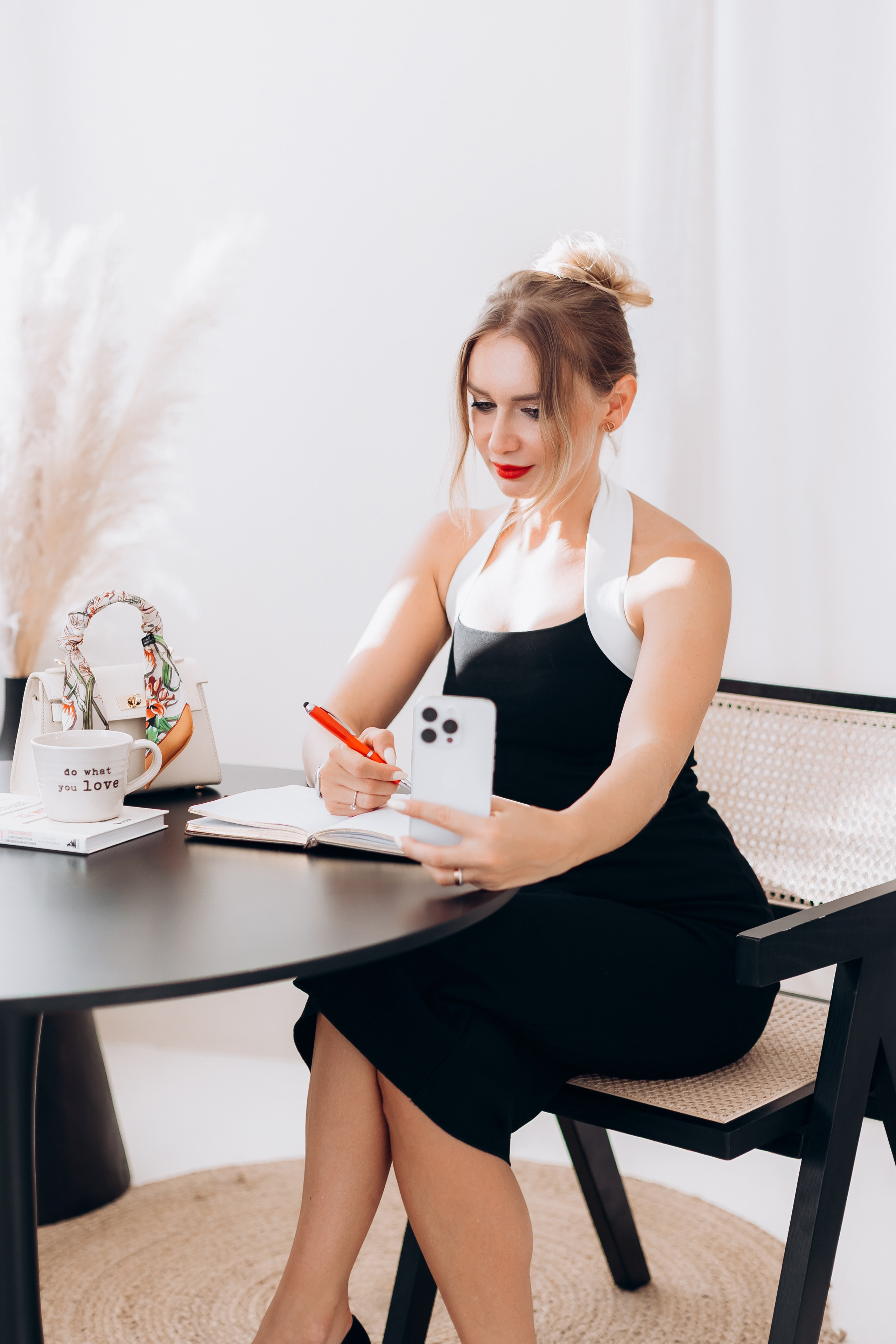 Anastasia (business portrait). Wedding and Family Photograph