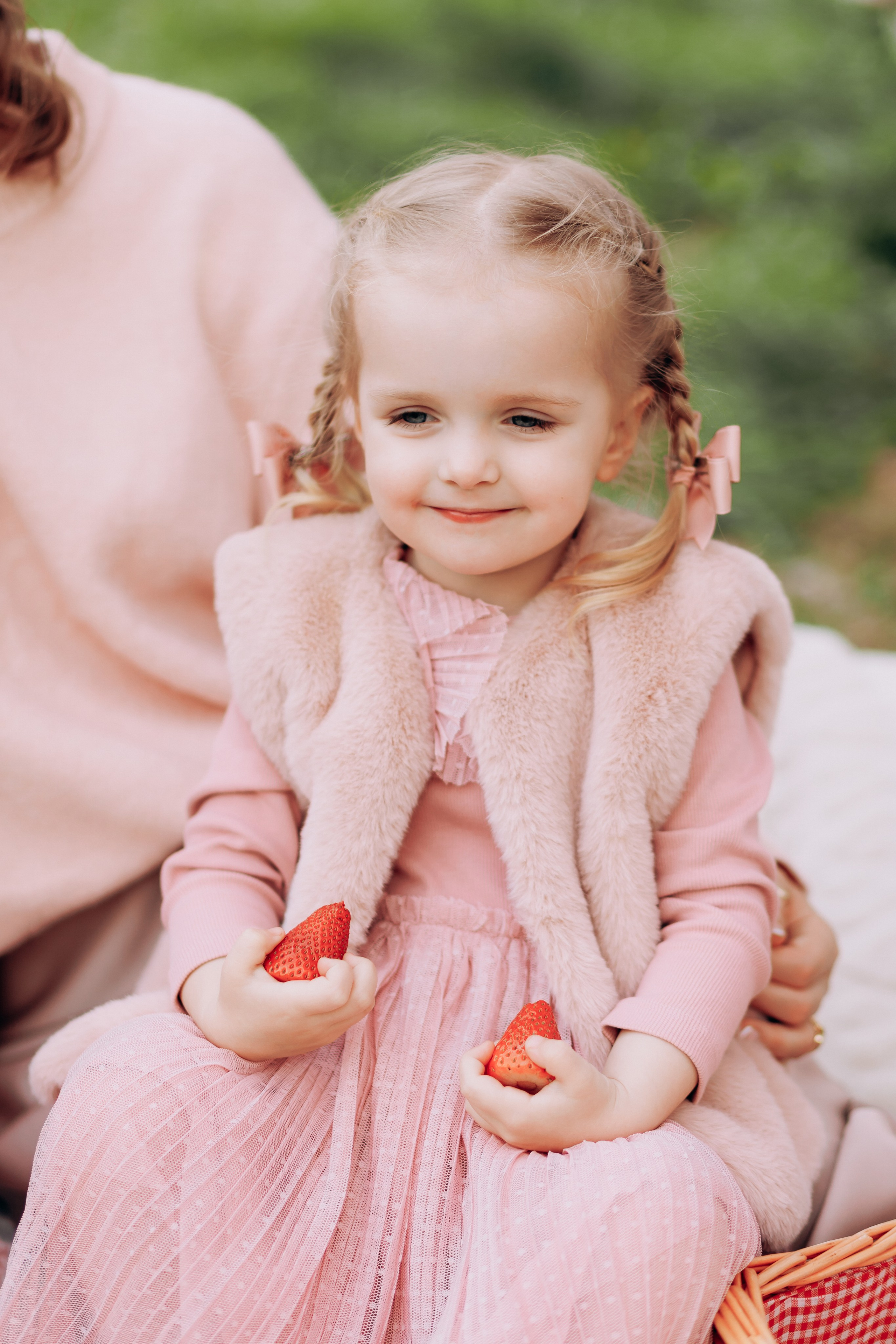 Tatiana, Alisa, Daria. Wedding and Family Photograph