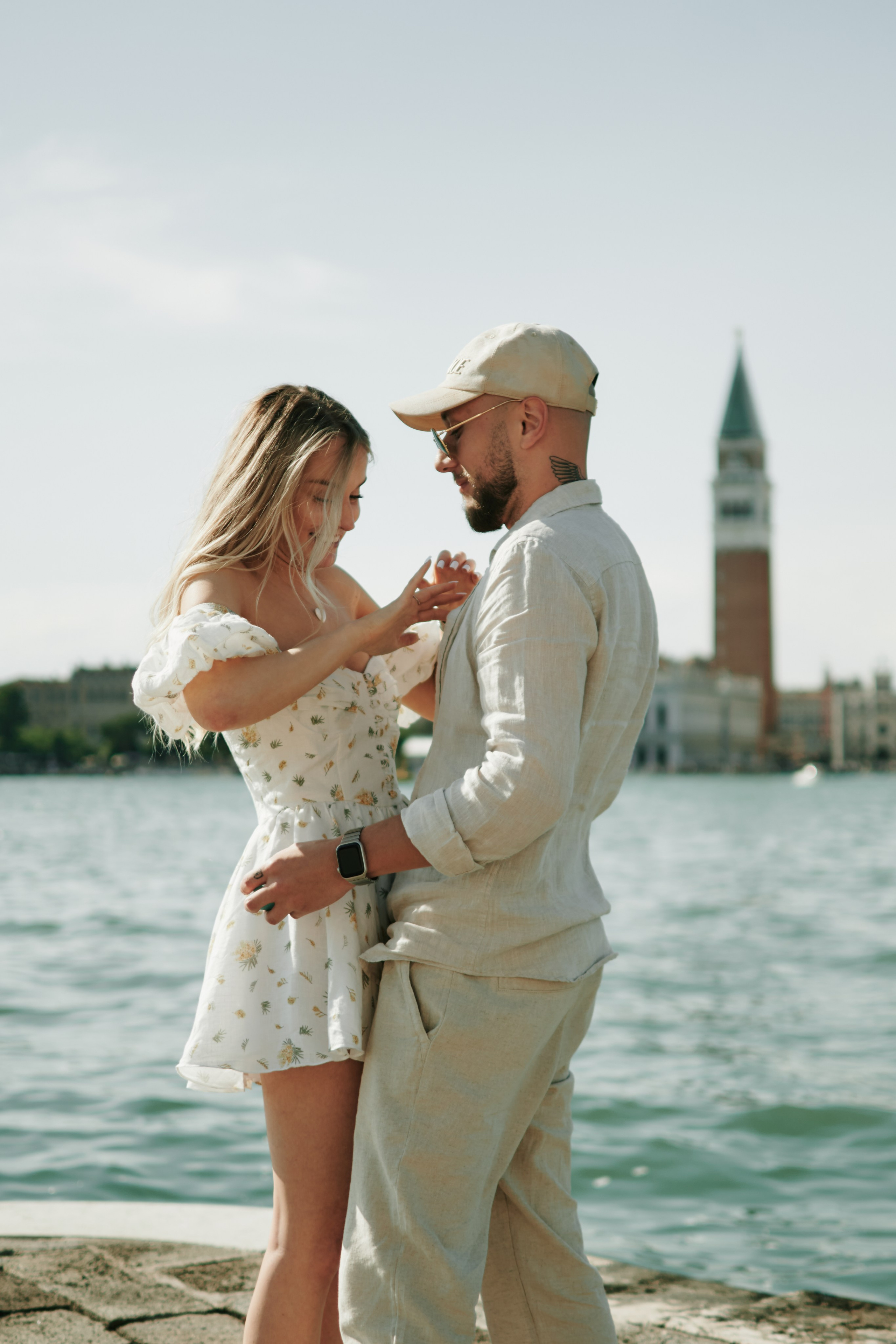 Surprise Engagement Photoshoot in Venice on a Boat. Photographer in Venice, Italy. Yana Zotova
