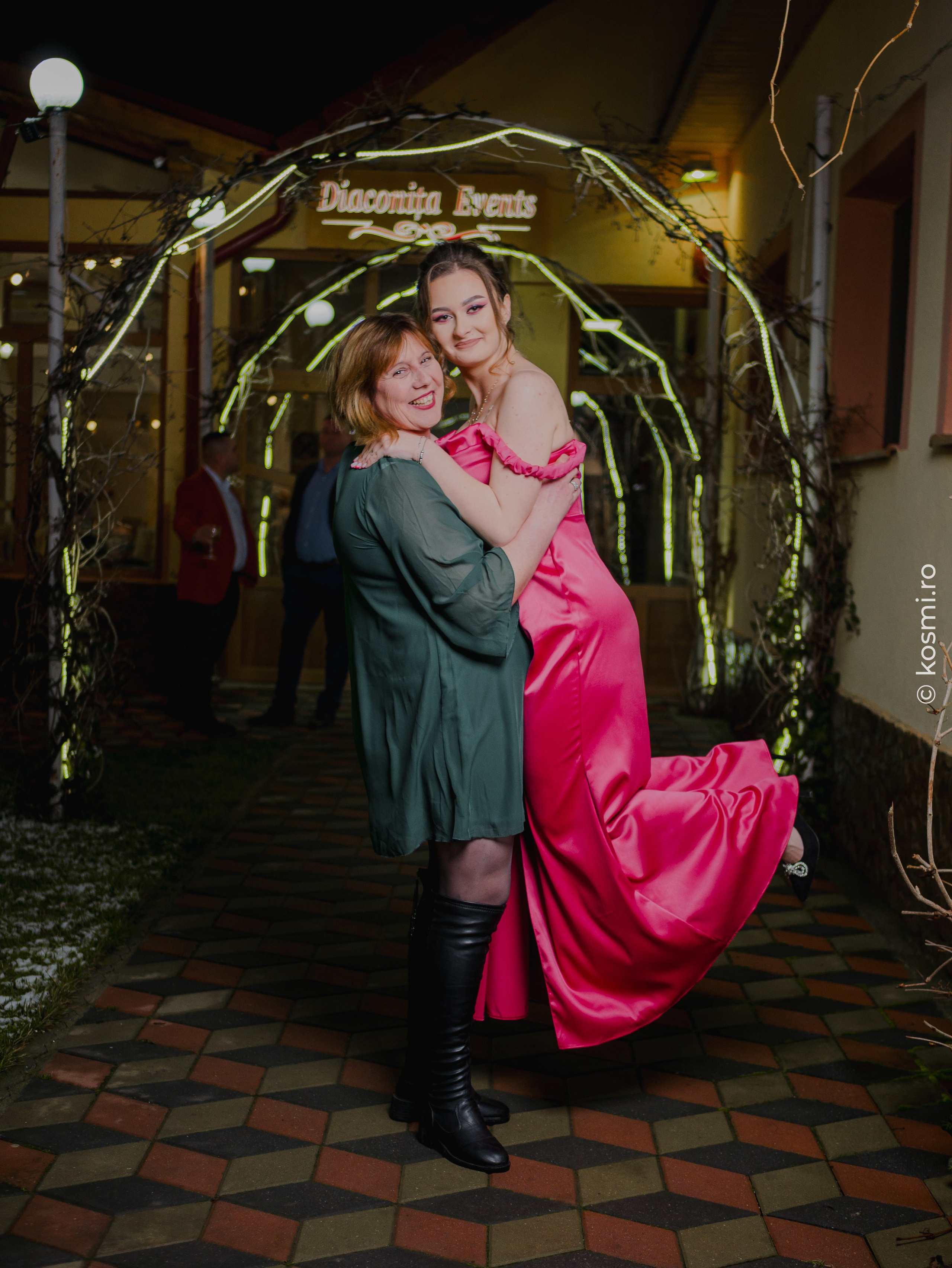 Majorat Andreea. Kosmi