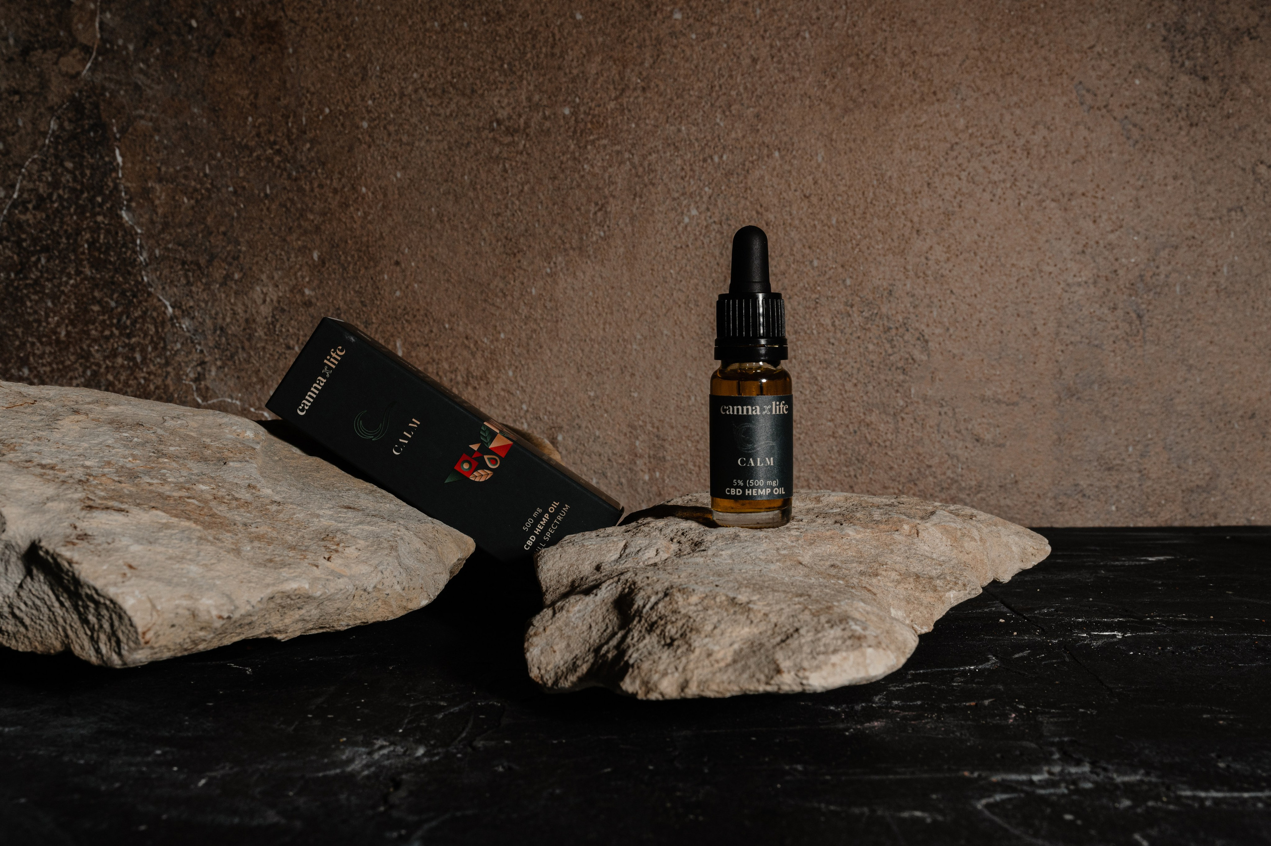 CannaXlife CBD products. ANNA-MARIA PHOTO CONTENT CREATOR — фотограф, естет, художник і візуальний експерт Instagram у Празі