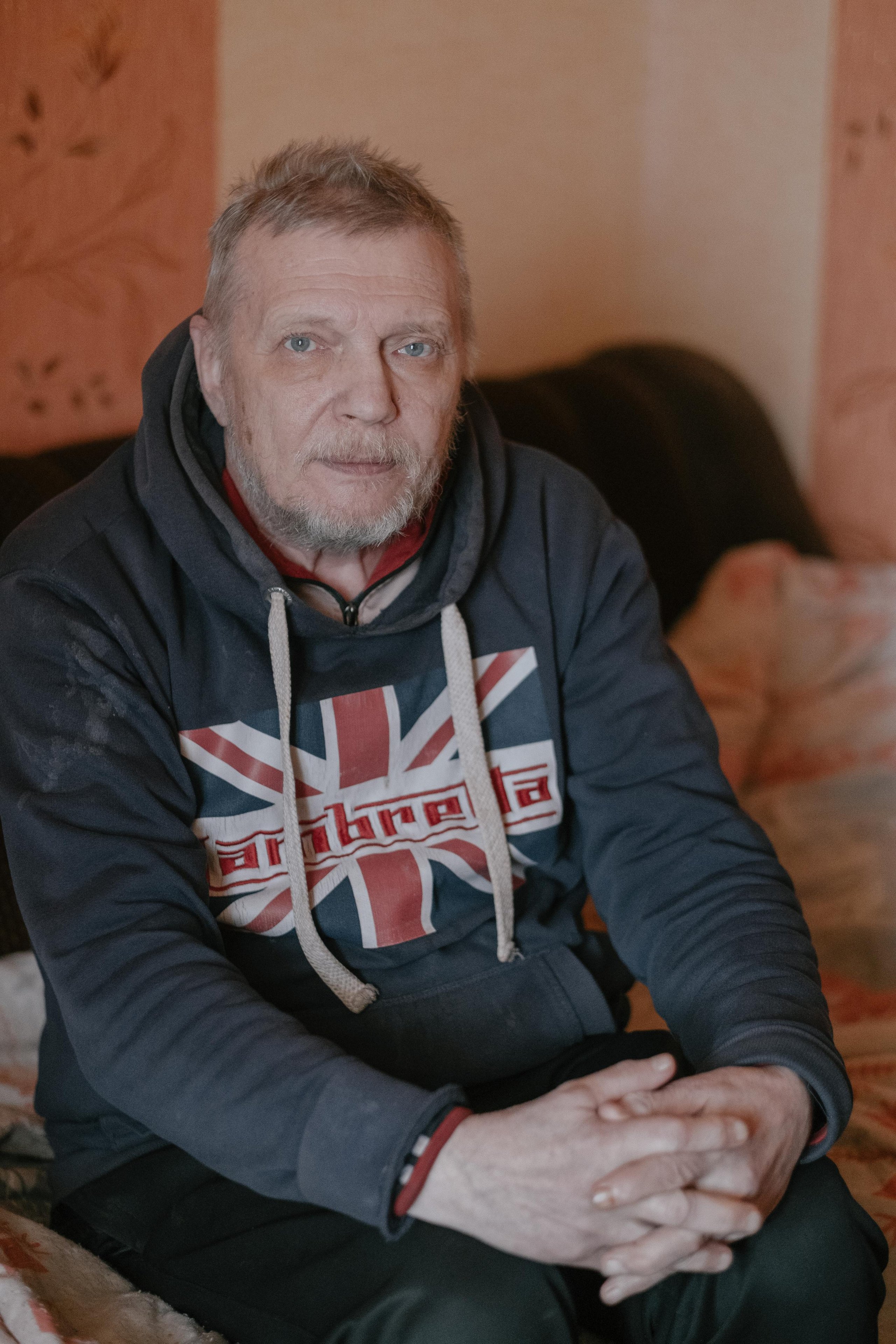 House on the road — for The Village. Photographer Anastasiya Dubrovina