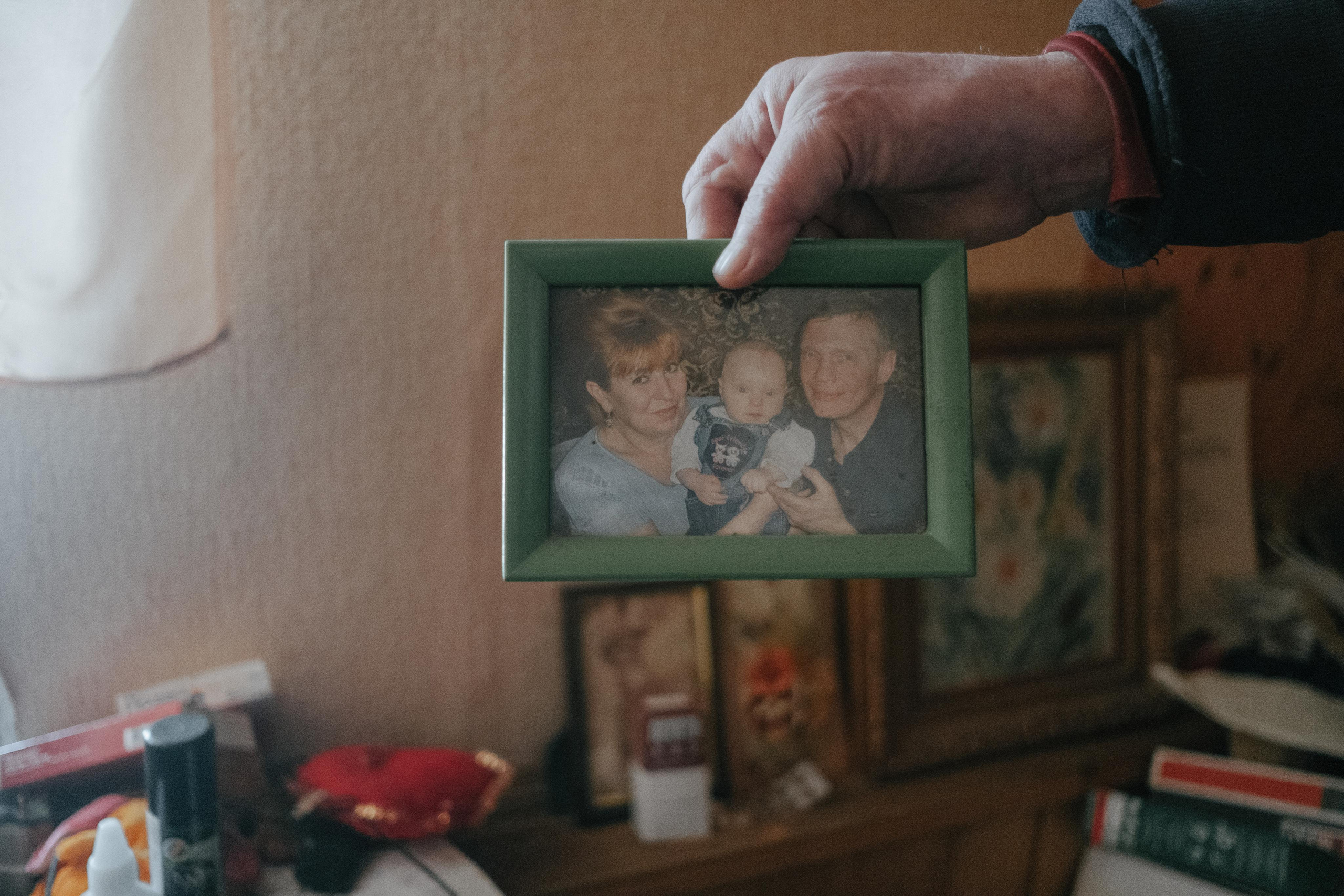 House on the road — for The Village. Photographer Anastasiya Dubrovina