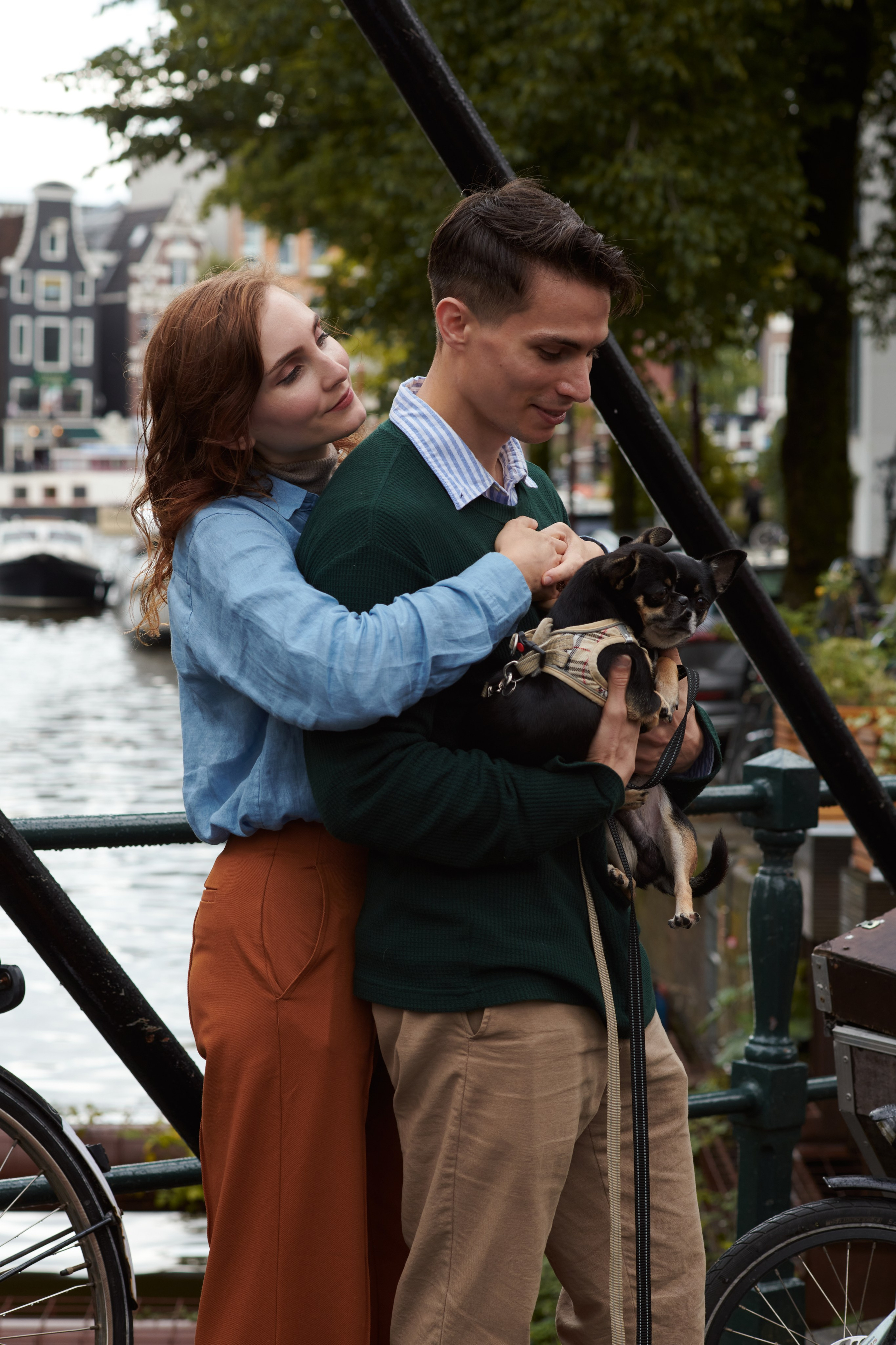 We will walk through the canals of Amsterdam with your feelings of love and transform them into a couple photography. 