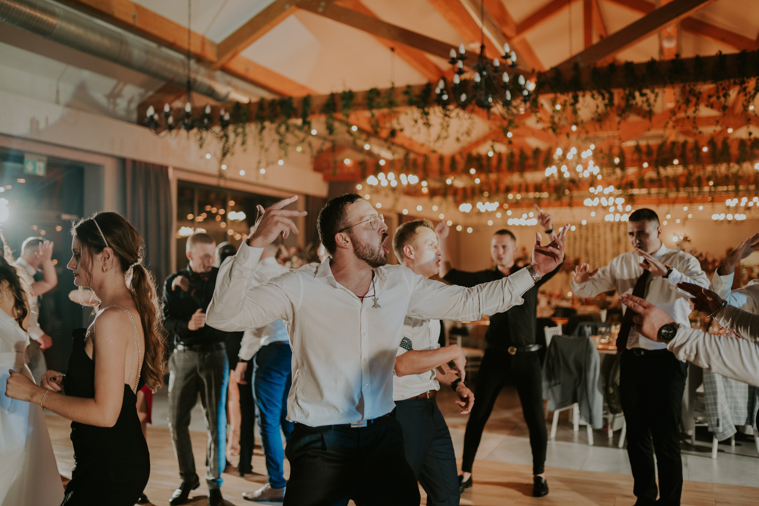 Sala Koralowa w Jaworzu: Opowieść o ślubie Nikoli i Kacpra. Karkowskafoto - fotografia miłości