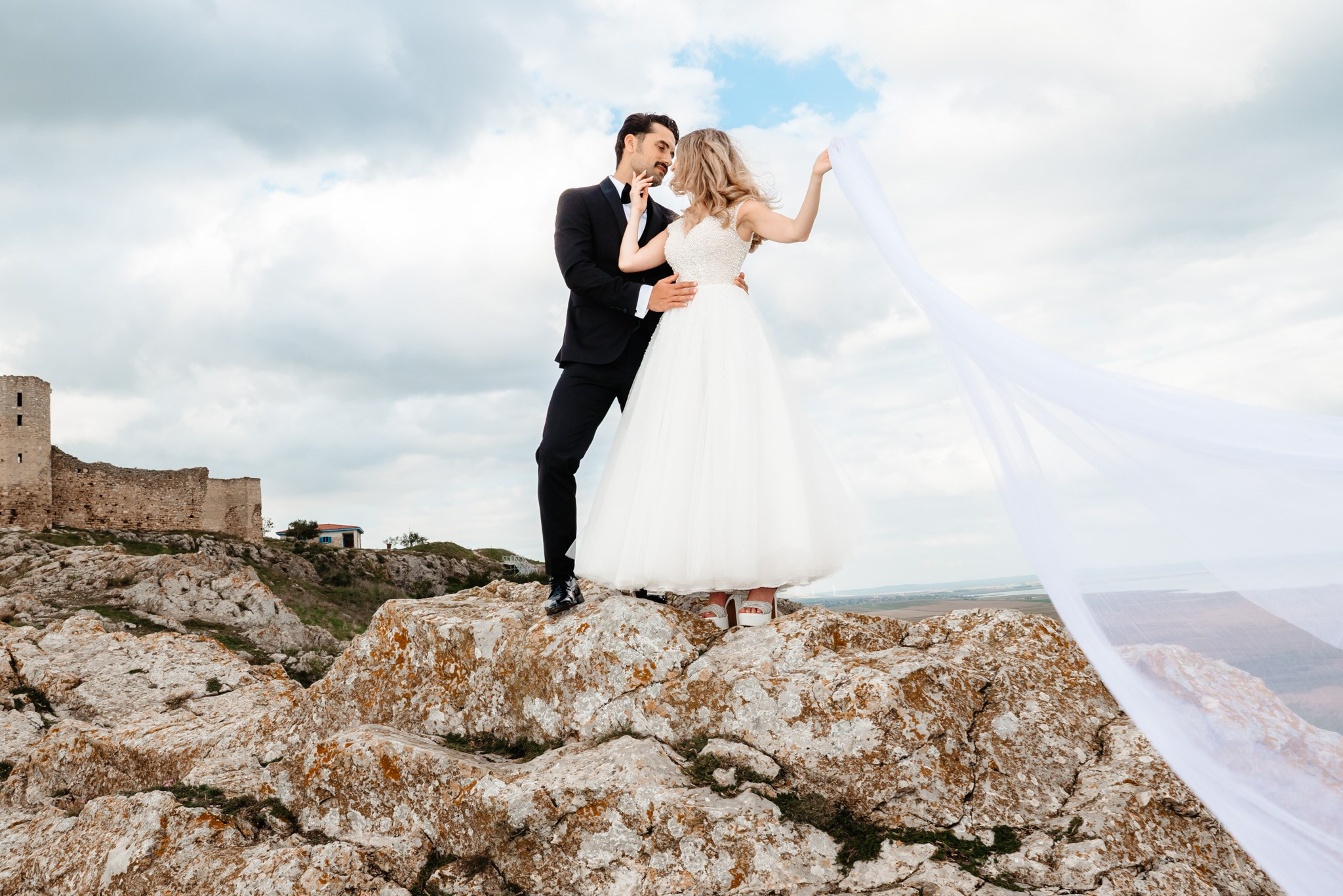 Alexandra & Robert. Www.besttalesstudio.com