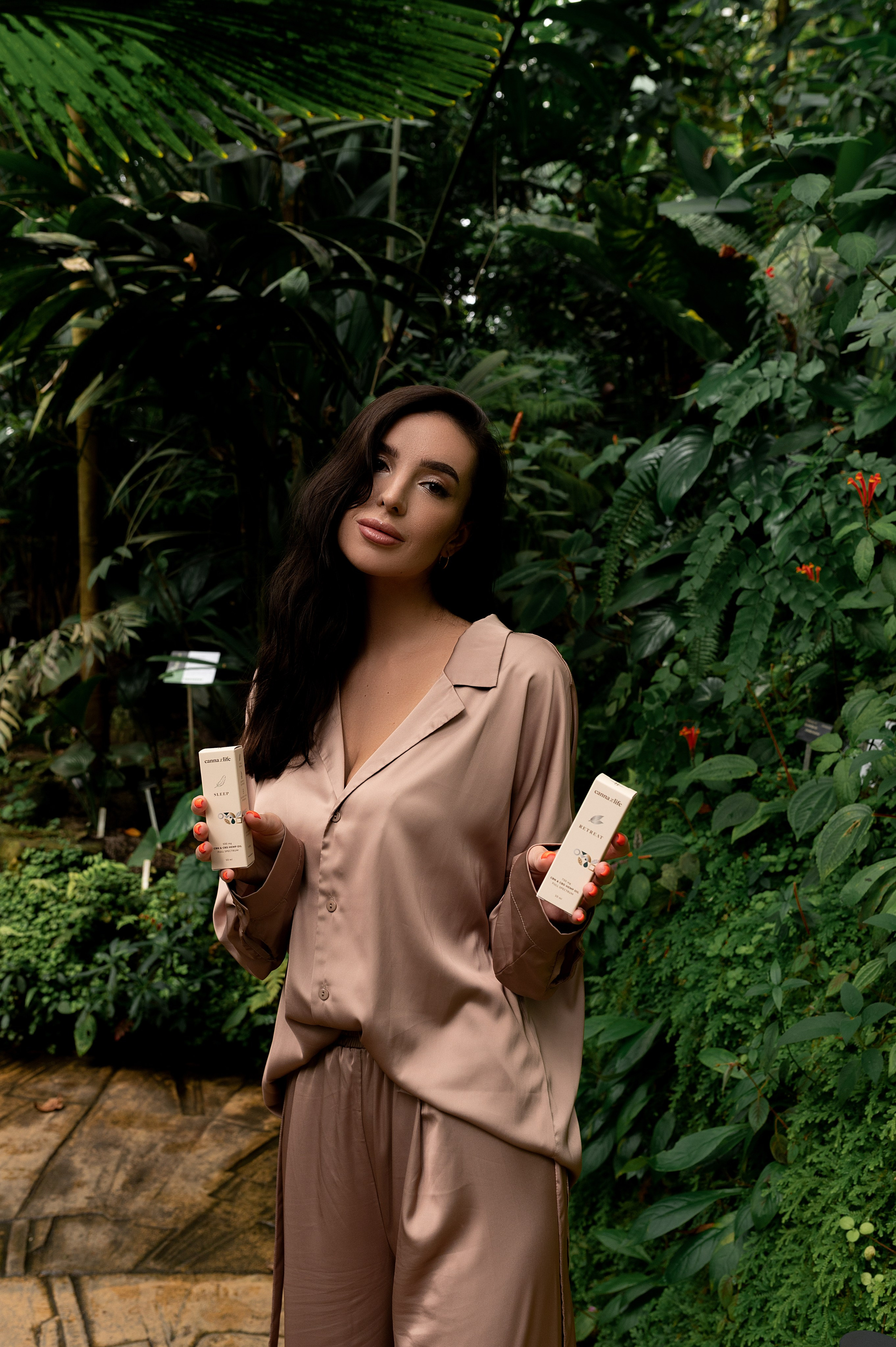 CannaXlife CBD products. ANNA-MARIA PHOTO CONTENT CREATOR — фотограф, естет, художник і візуальний експерт Instagram у Празі