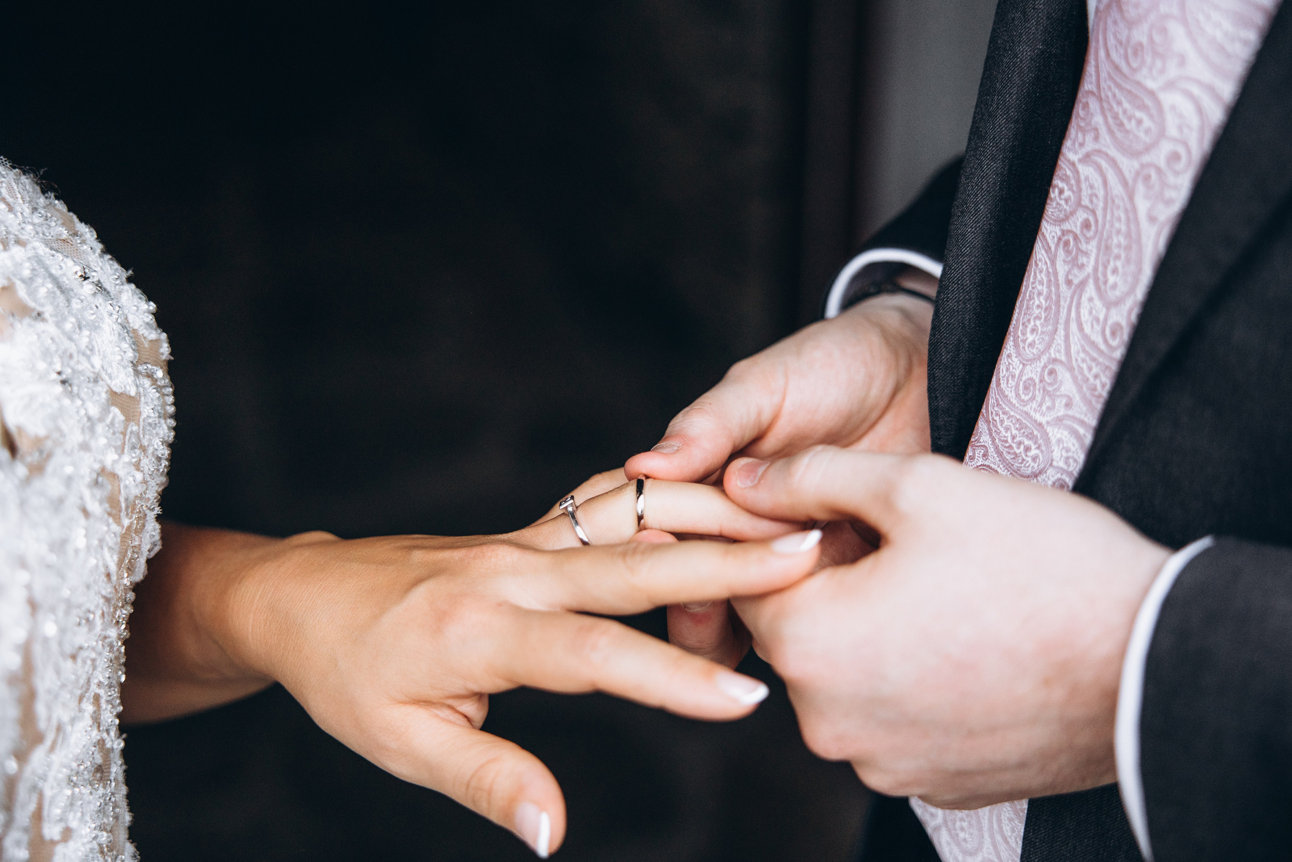 Chloé & Tom. Eugenie Smirnova — wedding, corporate and lifestyle photographer in Toulouse and Southwest France