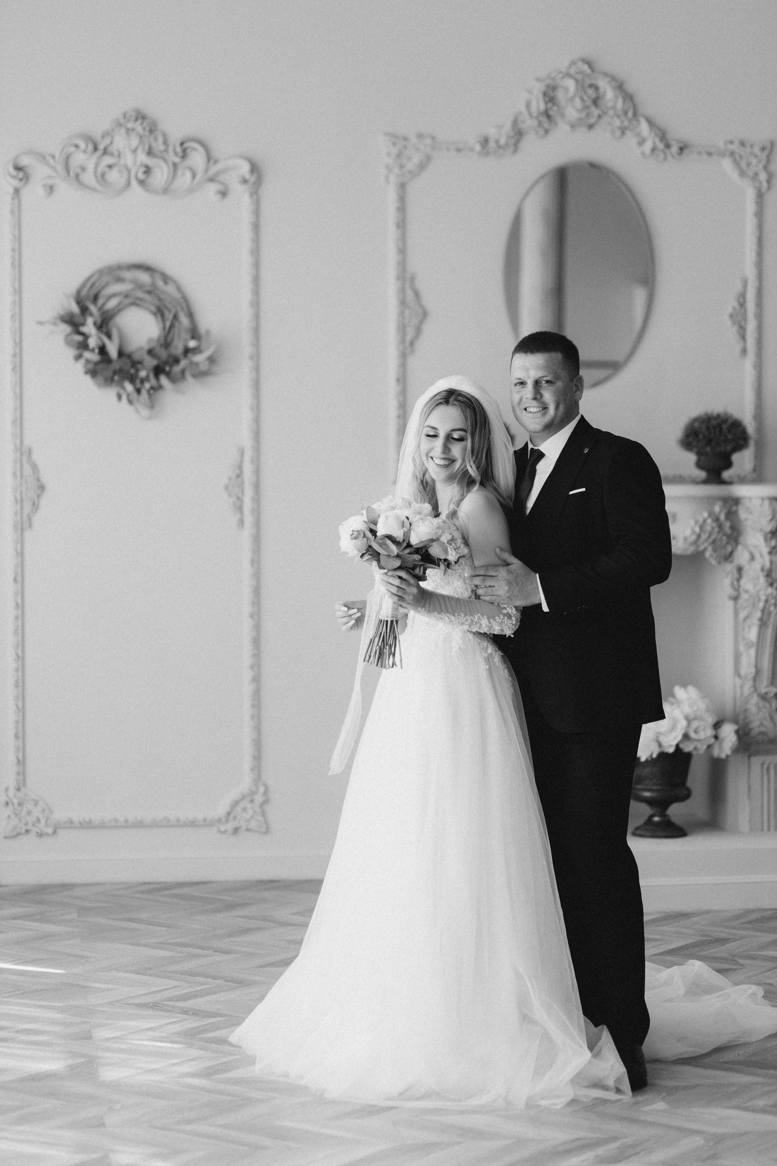 Nikolly & Constantin. Home