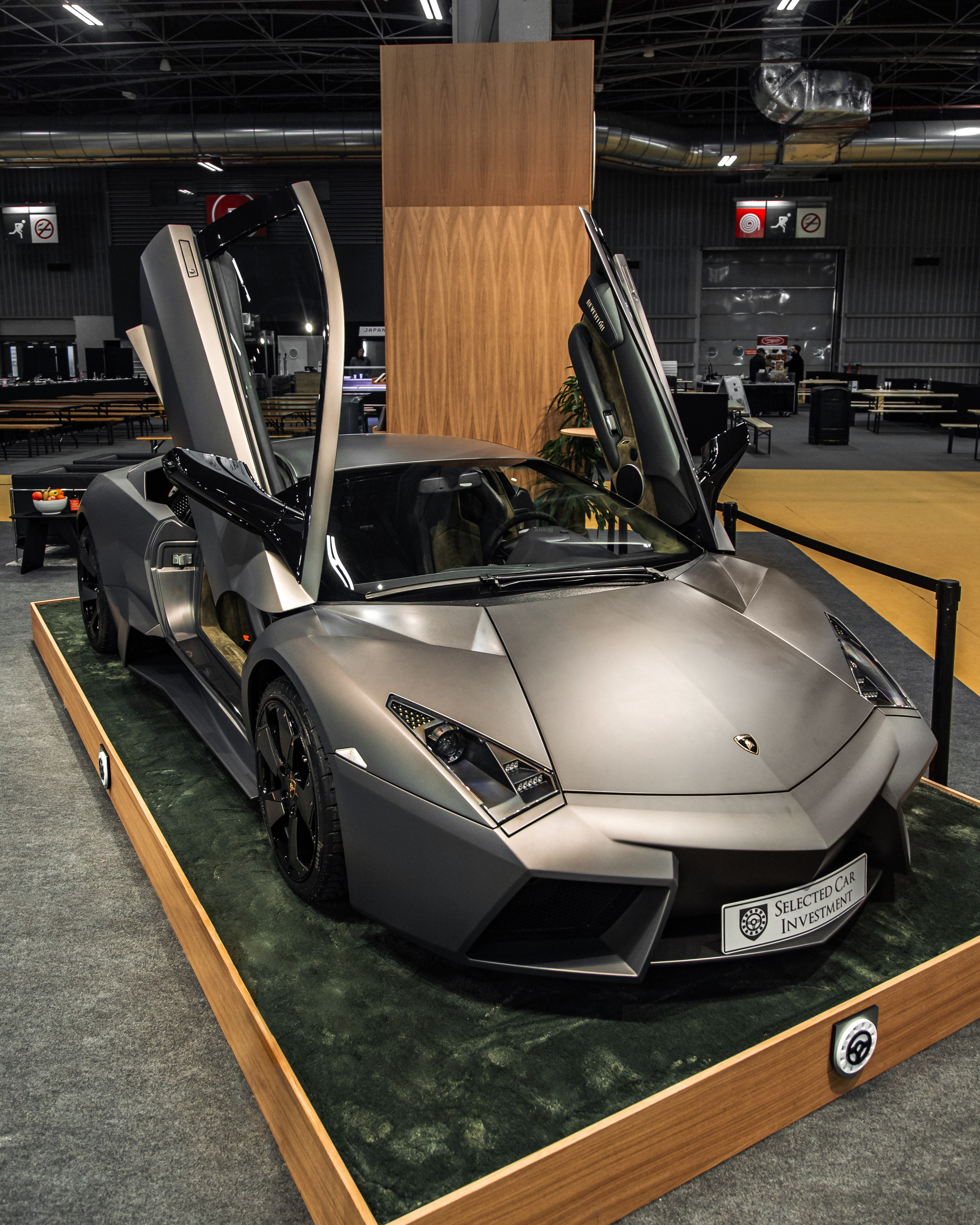 Retromobile 2023. Photographer in Paris — Vitalii Motruk