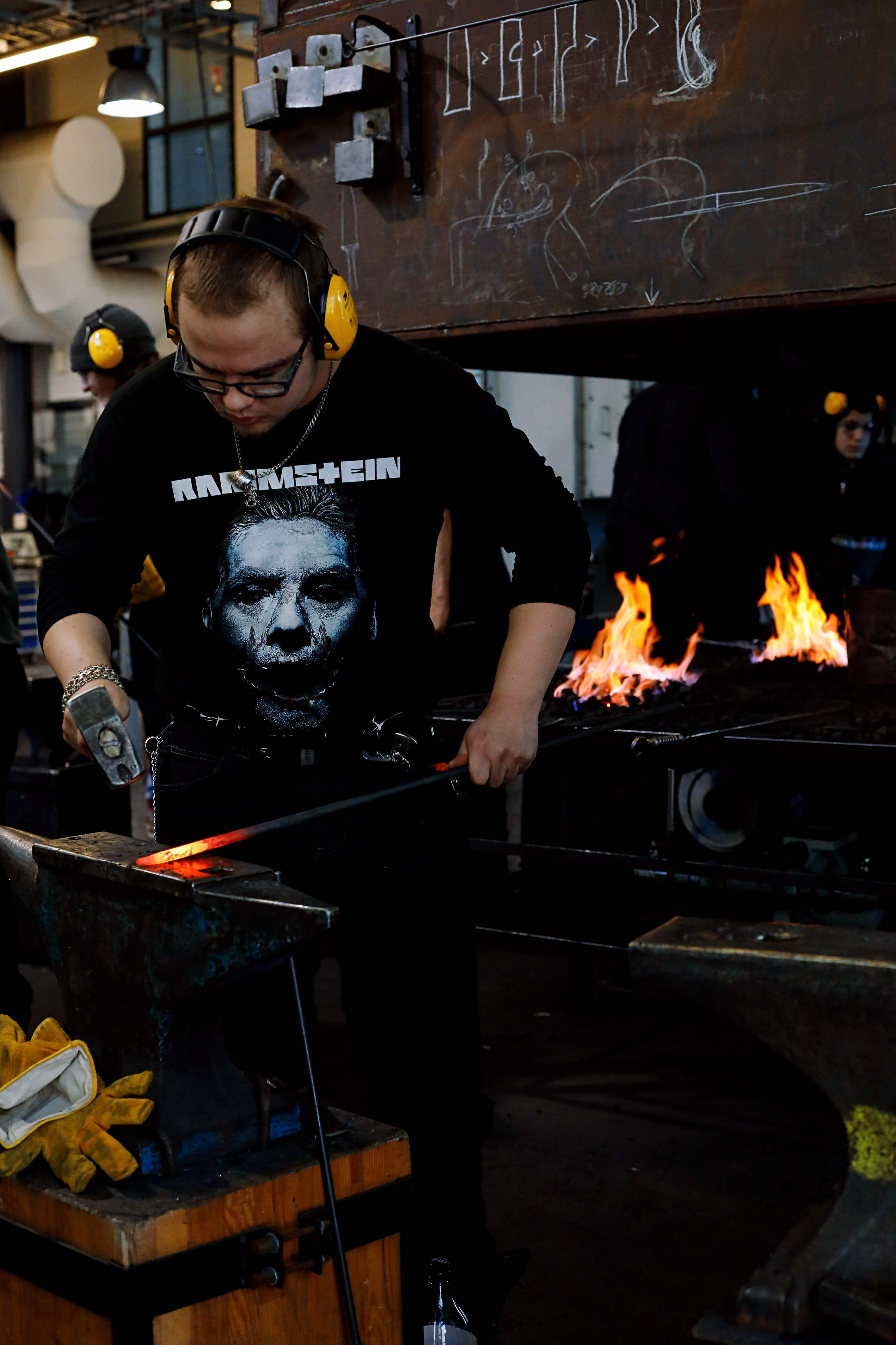 Metalli- ala. Ekaterina Mansur, muotokuvafotografi Suomessa (Helsingissä ja Uudellam