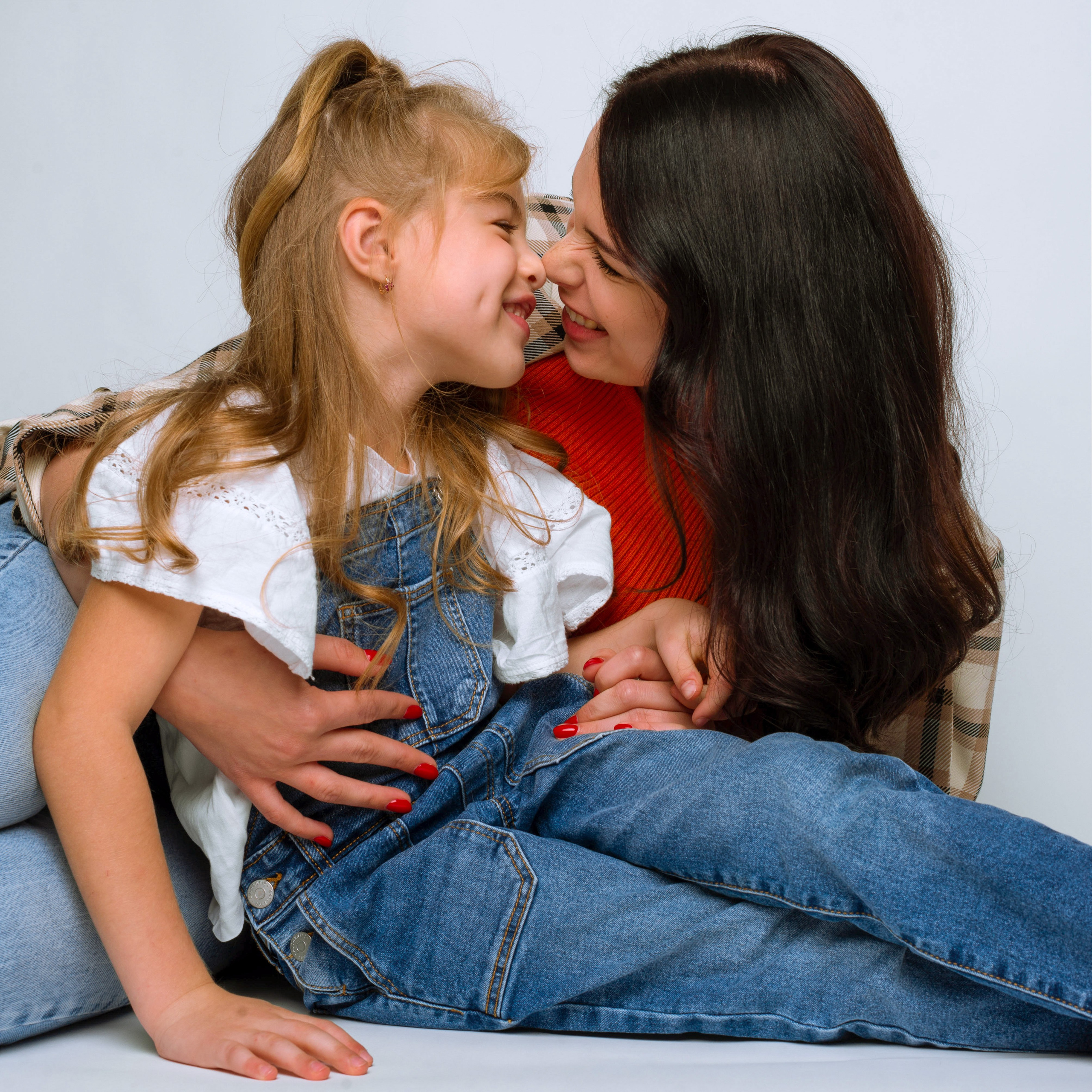 Julia Kuzmovych personal and pregnancy photographer in London