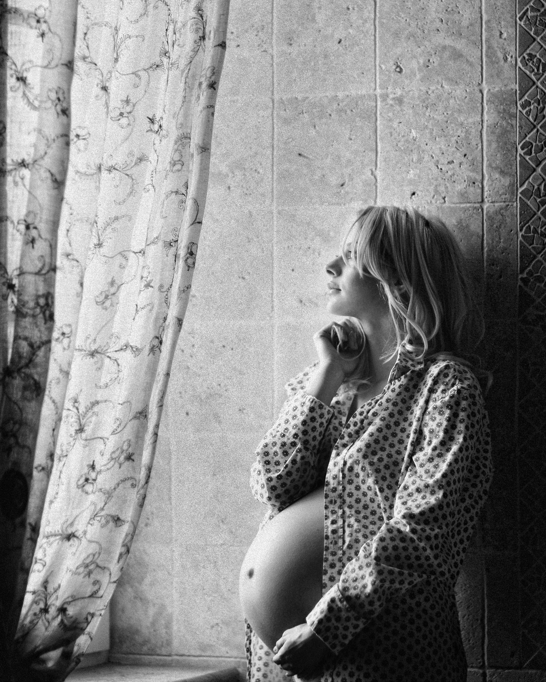 Pregnancy. Luxury wedding, portrait, family photographer over Europe