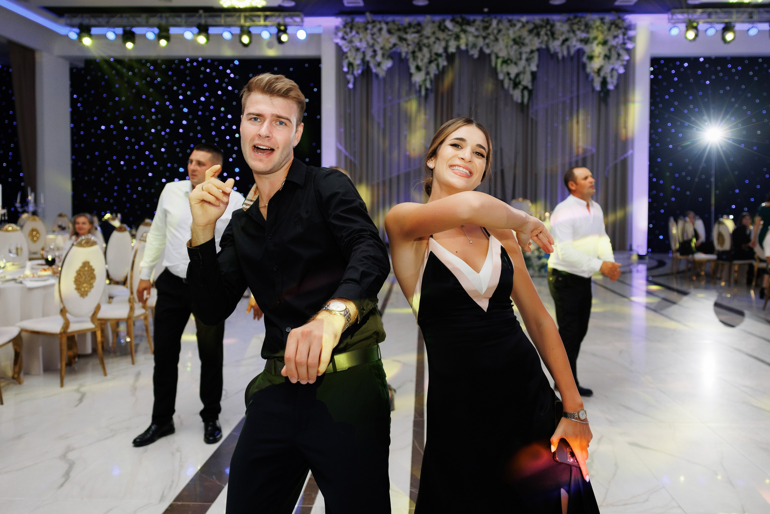 Atingerea e Dragoste. Servicii Foto Video în Chișinău și Europa ID-Brothers