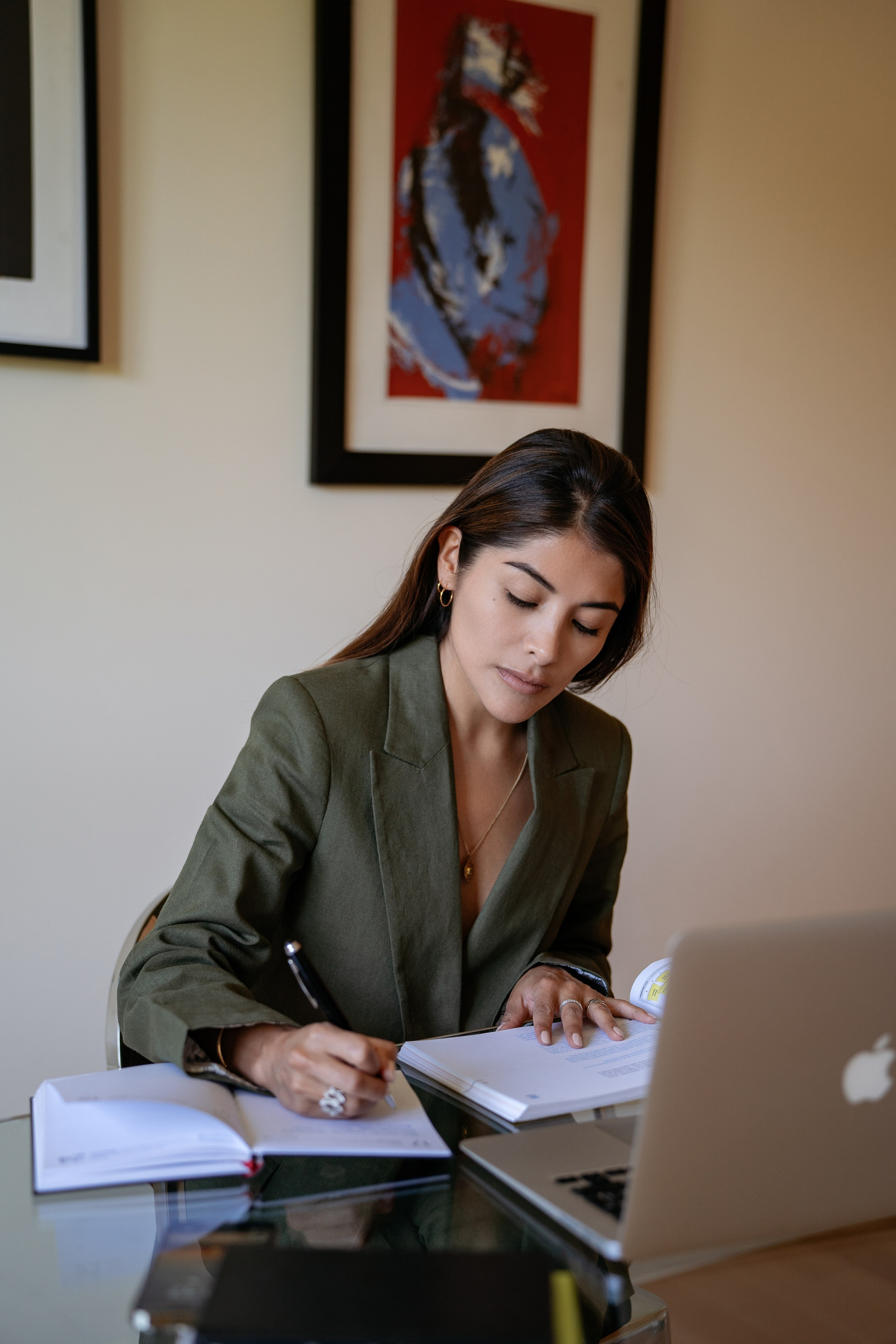 Business portraits photographer Madrid. Photographer in Madrid, Spain. Alyona Belyaninova