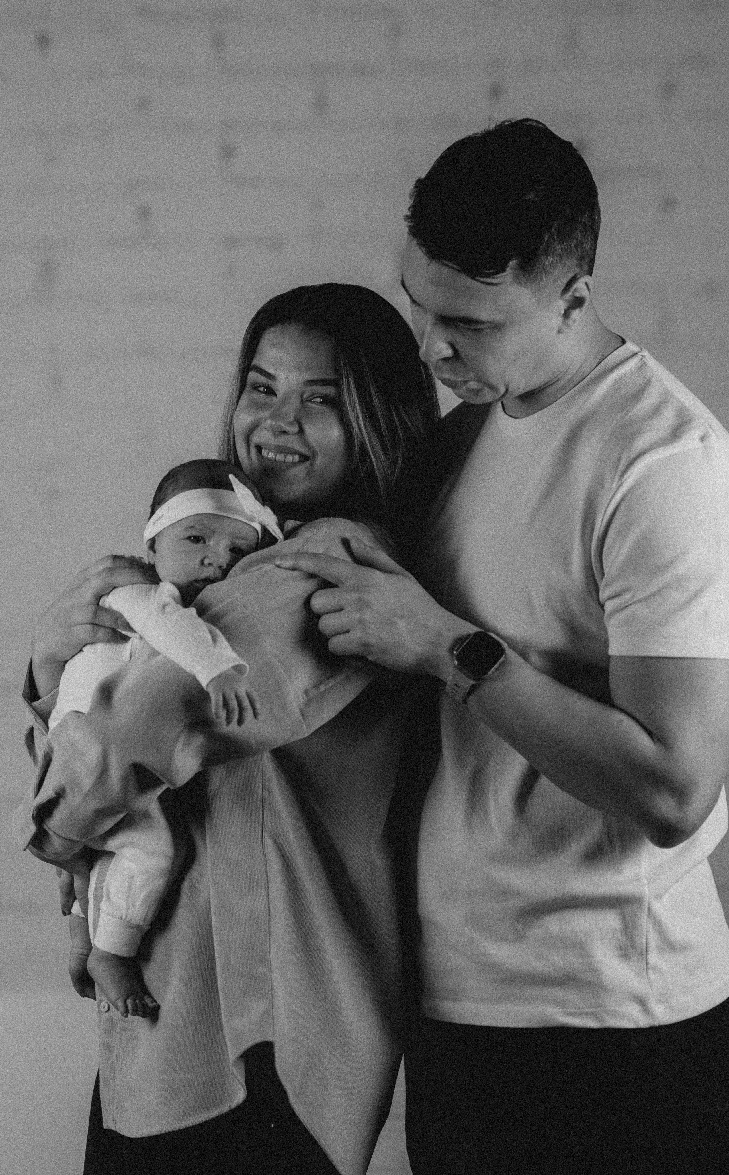 Family, bnw, photoshoot. Wedding and portrait photographer in Helsinki Vickan O