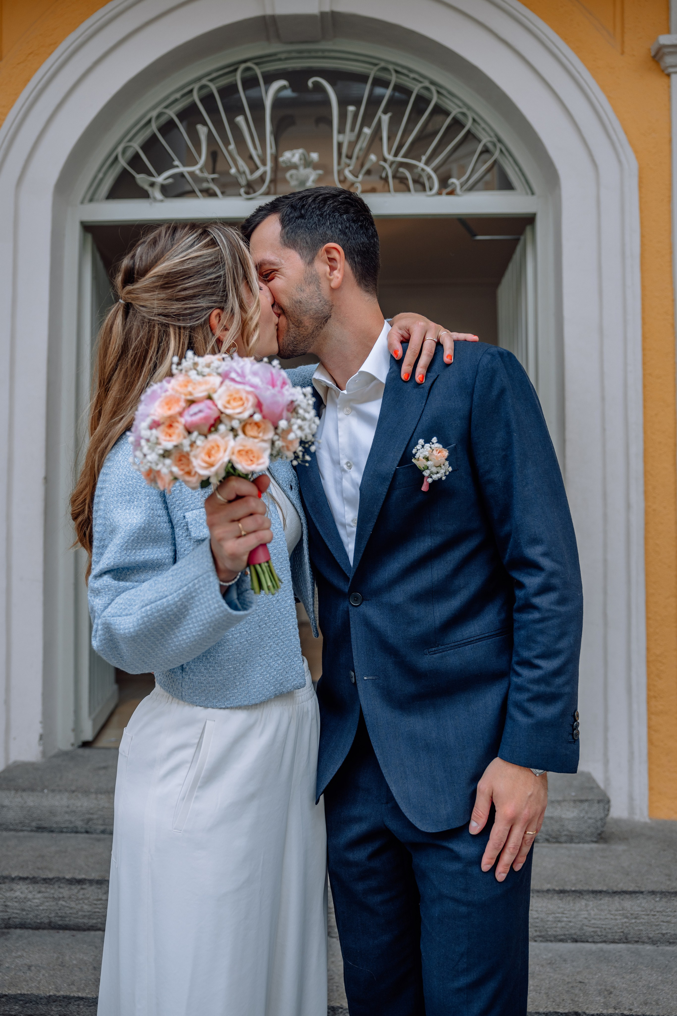Romanrische Trauung im Standesamt Mandlstraße | München im Sommerlicht. Hochzeitsfotograf München Taufe Familienfotograf Tanja Mauke