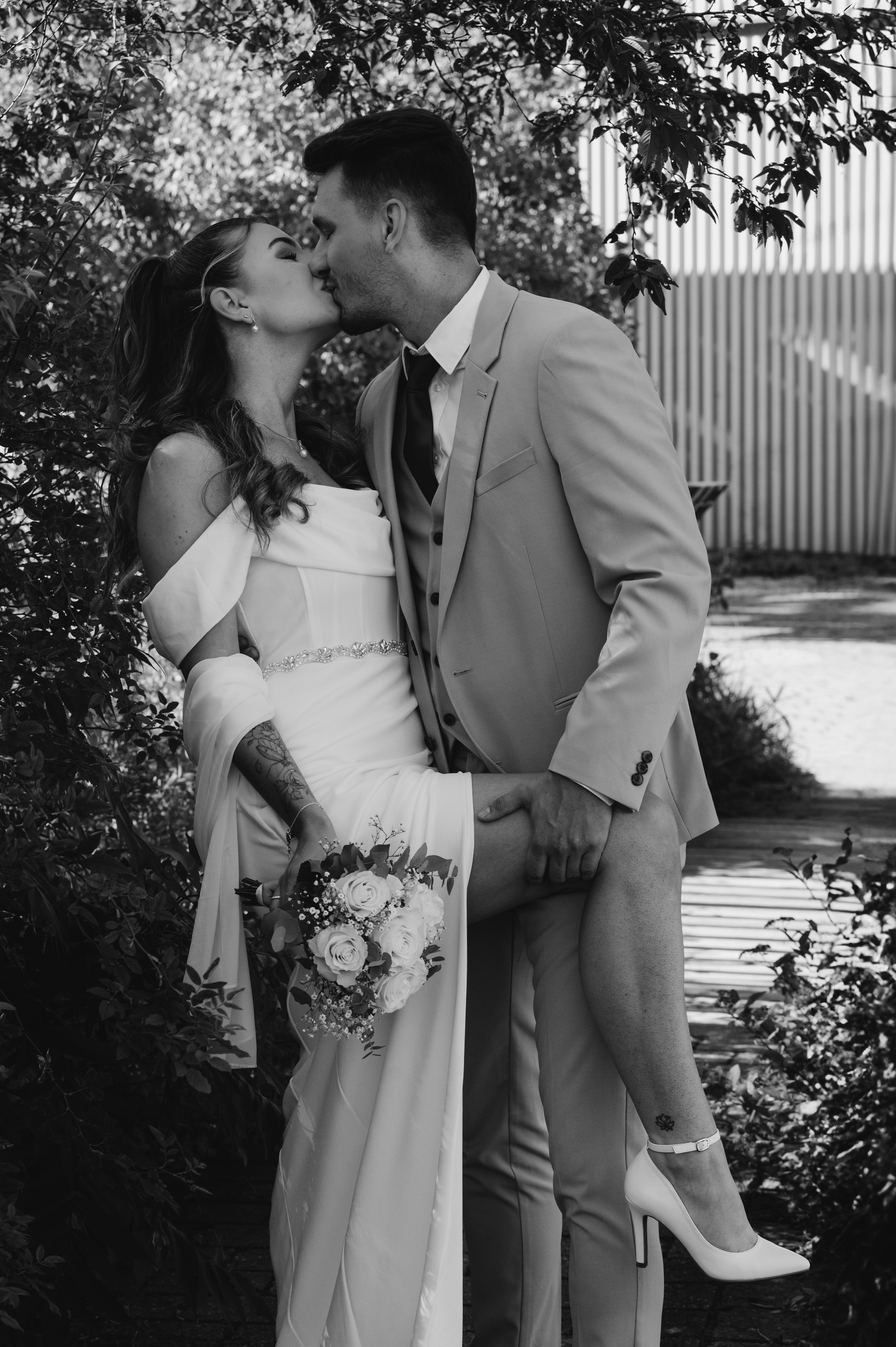 CIVIL WEDDING IN STADTSCHLOSS IN HERRIEDEN. Photographer in Nuremberg Irina Mehnert from Ansbach