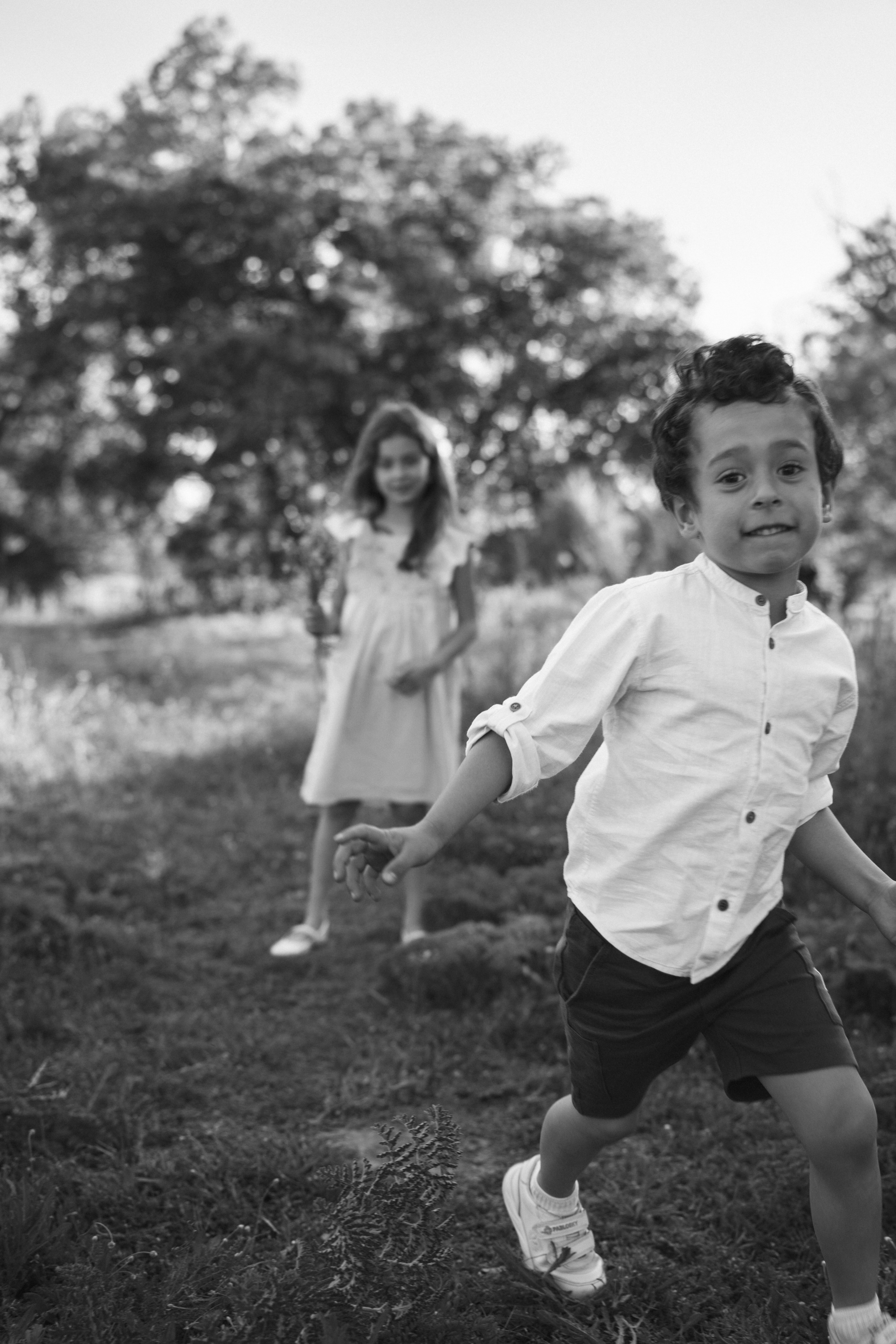 Professional Family Photography in nature. Photographer in Madrid, Spain. Alyona Belyaninova