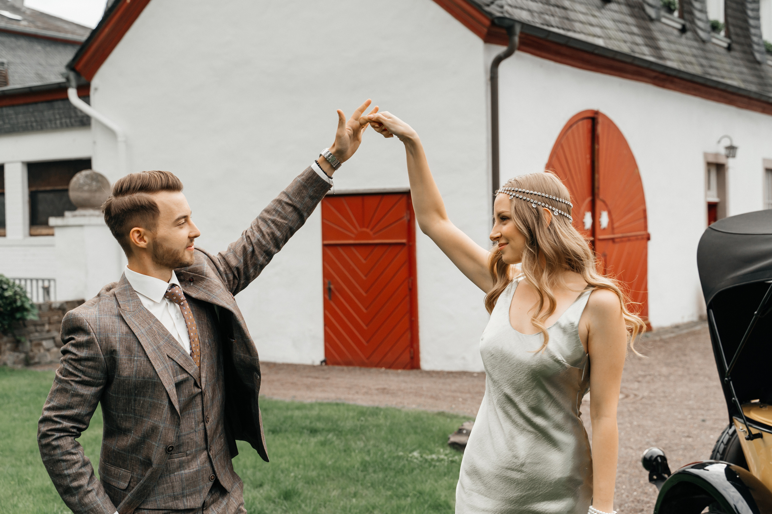 Lovestory am Schloss Auel. Wedding Photographer Germany