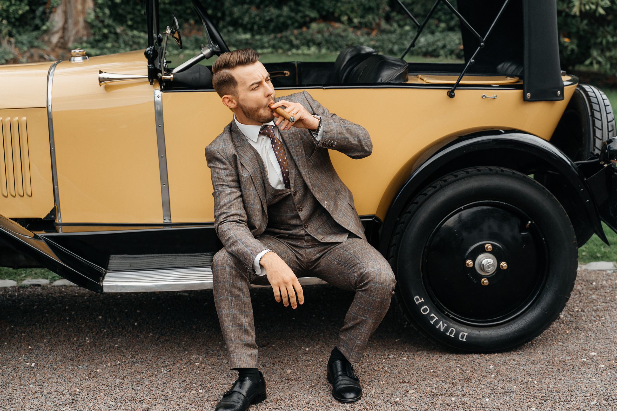 Lovestory am Schloss Auel. Wedding Photographer Germany