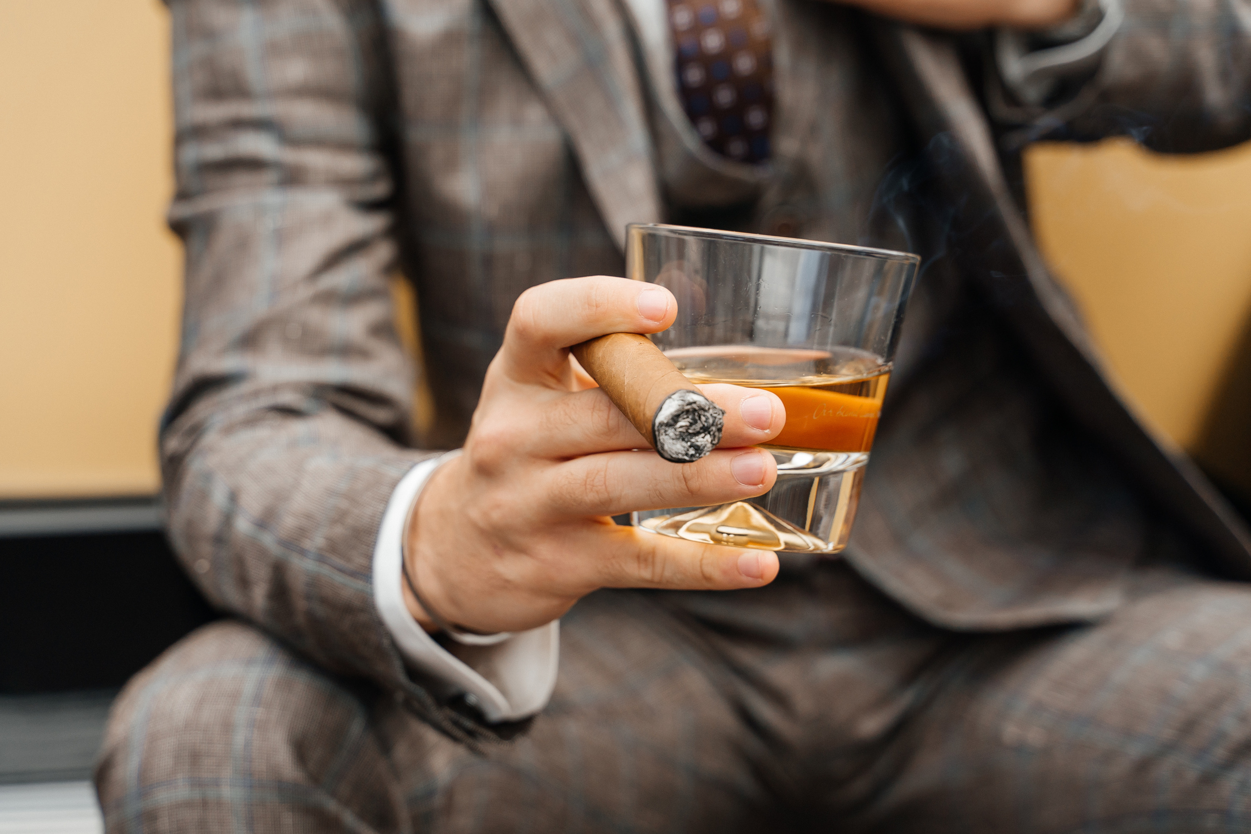 Lovestory am Schloss Auel. Wedding Photographer Germany