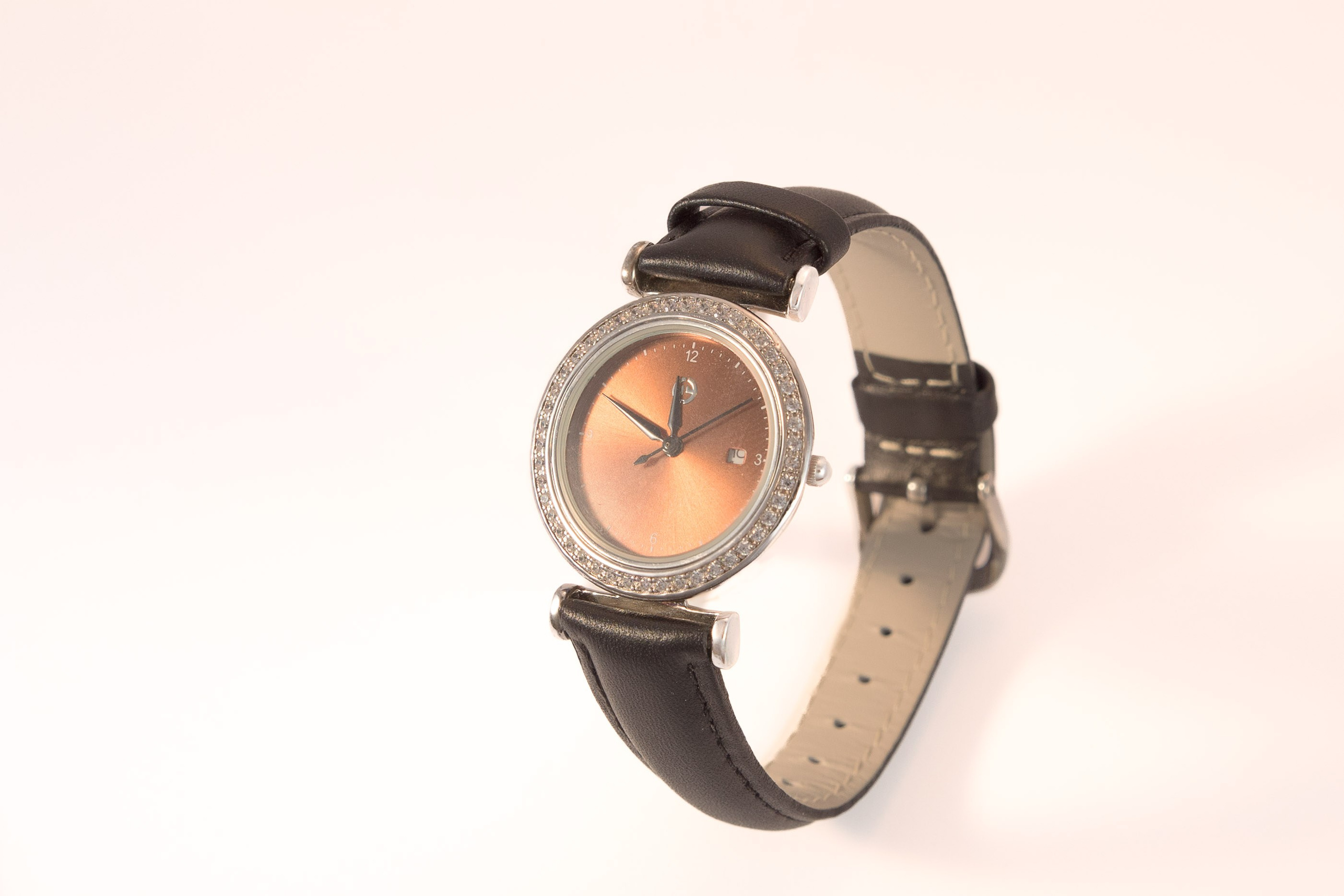 Corporate photographer, professional product photographer, corporate photographer price, e-Commerce Photography, Product Photography Packages, product photography kit, marketing photography, Bucharest business photos, Bucharest professional photos, product photography, product photography, product photography on white background, jewelry photos, silver jewelry photo, gold jewelry photo, watch photo